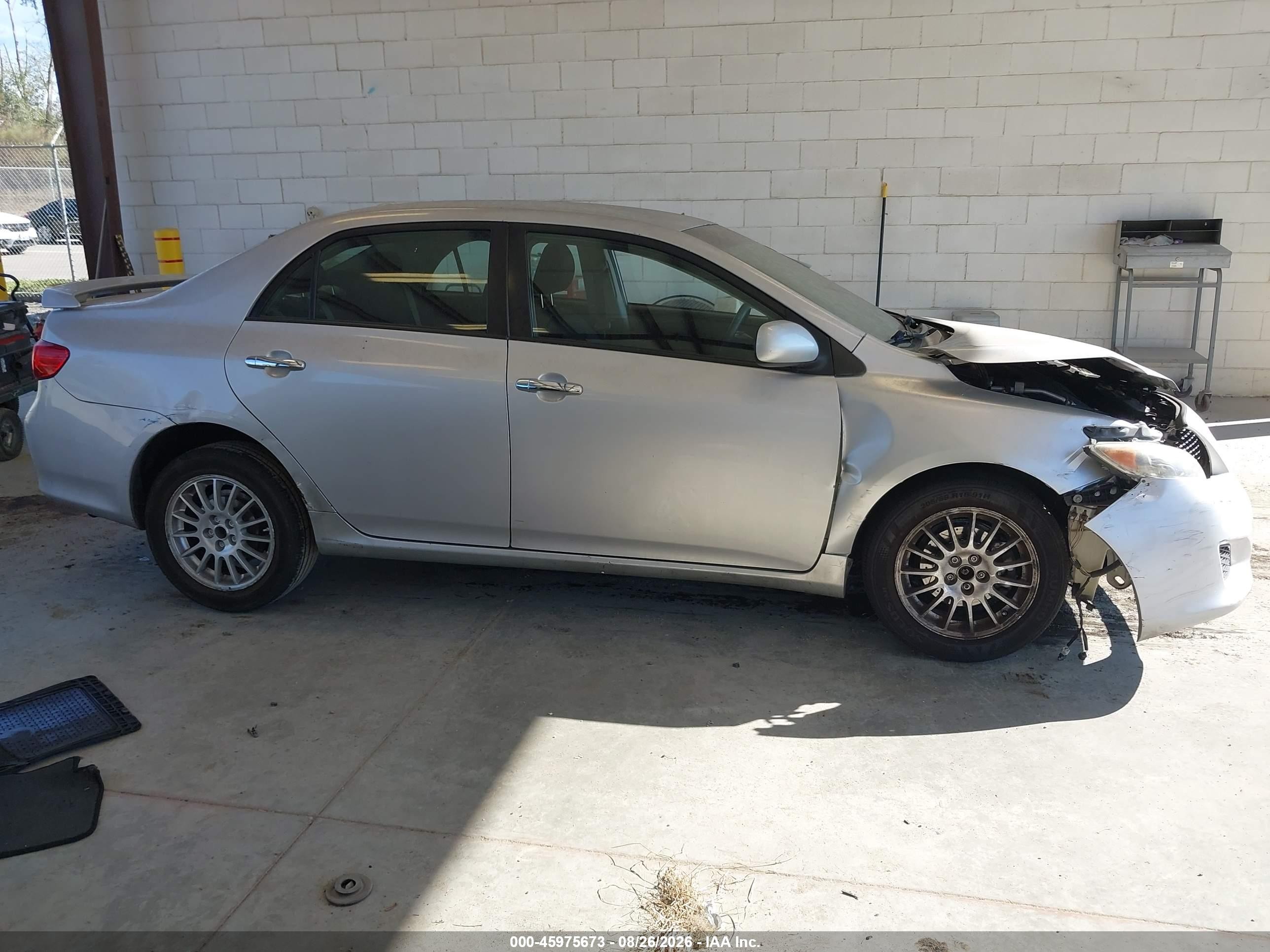 2010 Toyota Corolla Le Silver vin: 1NXBU4EE1AZ201906