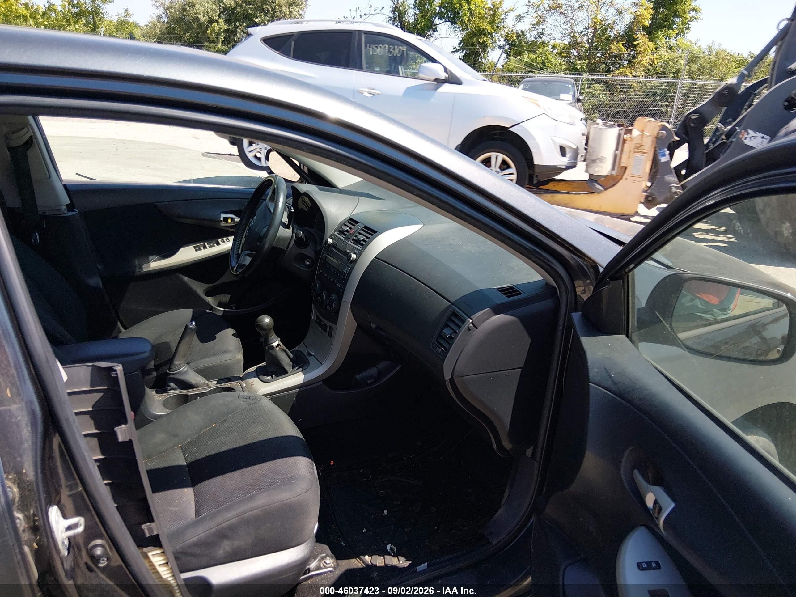 2010 Toyota Corolla S Beige vin: 1NXBU4EE1AZ212534
