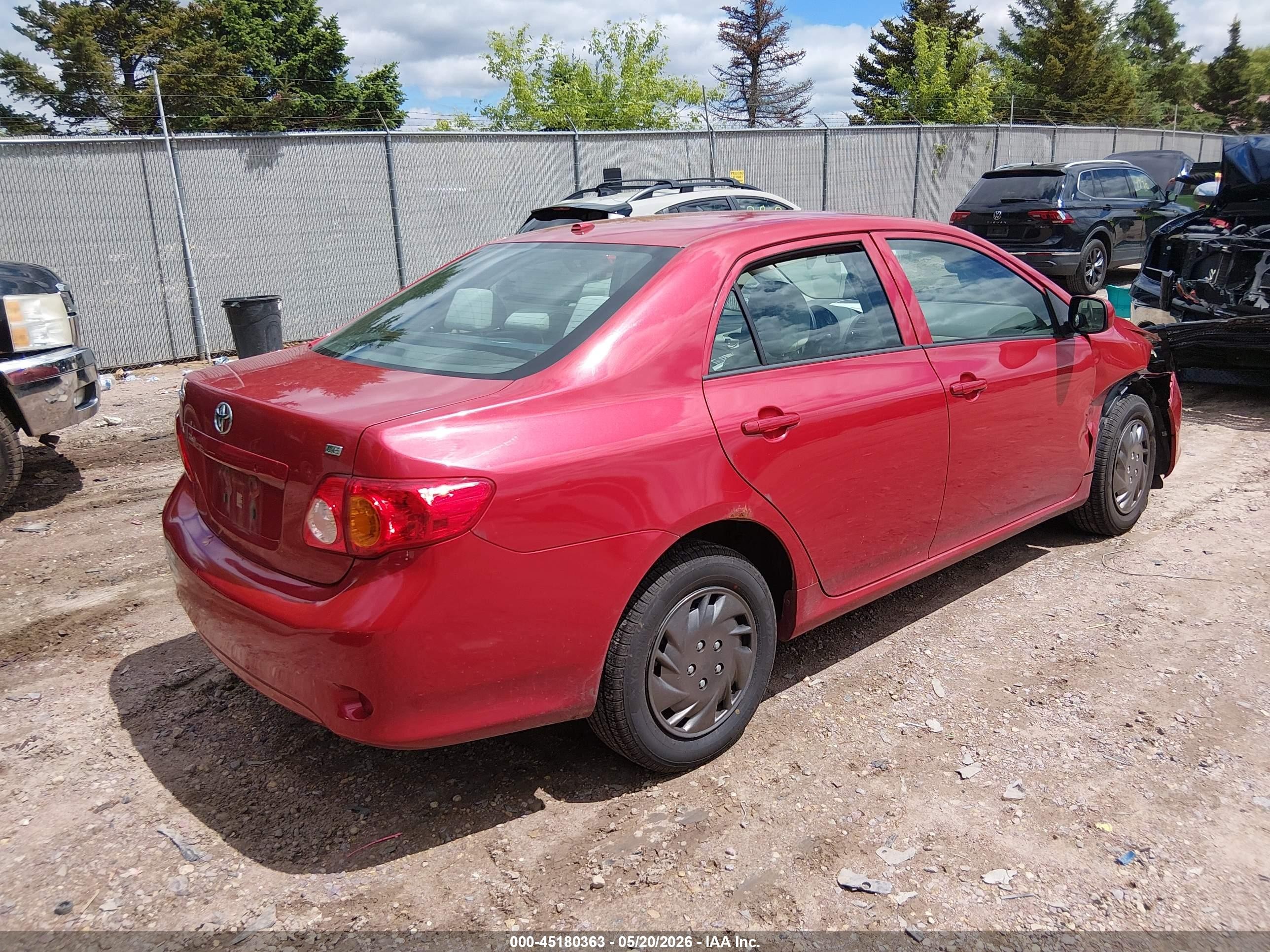 2010 Toyota Corolla Le Red vin: 1NXBU4EE1AZ214042