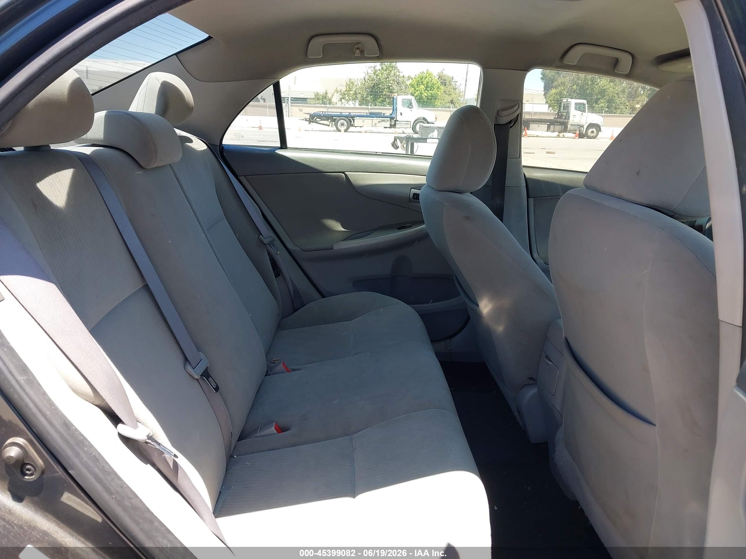 2010 Toyota Corolla Le Gray vin: 1NXBU4EE1AZ218513