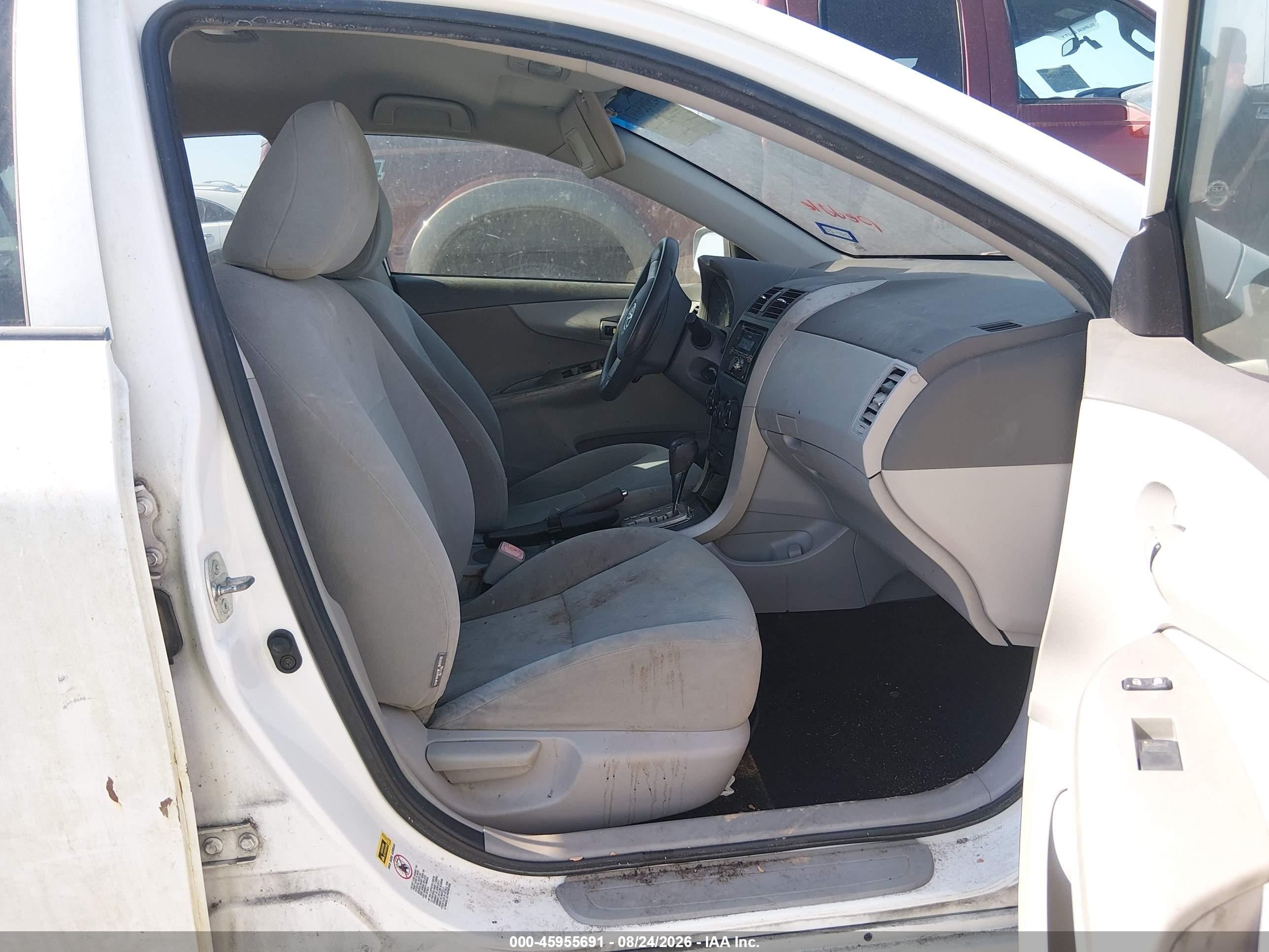 2010 Toyota Corolla Le White vin: 1NXBU4EE1AZ224358