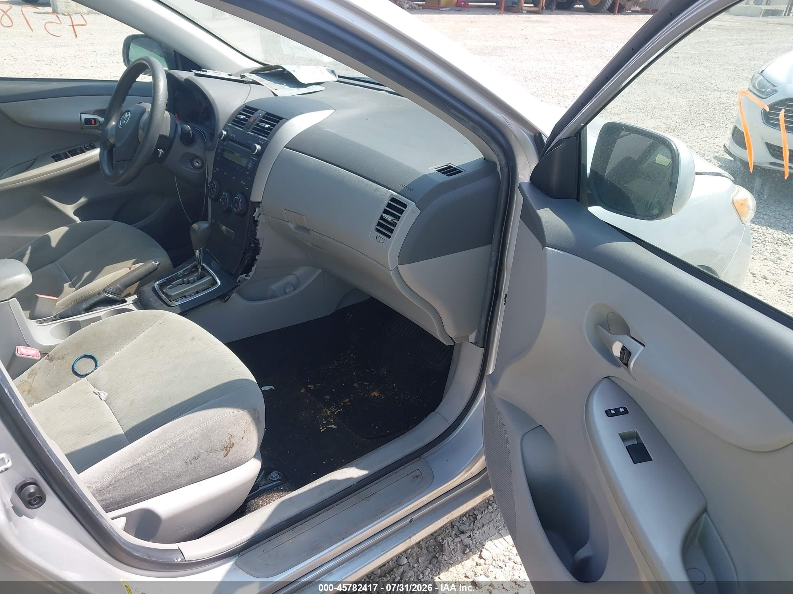 2010 Toyota Corolla Le Silver vin: 1NXBU4EE1AZ232184
