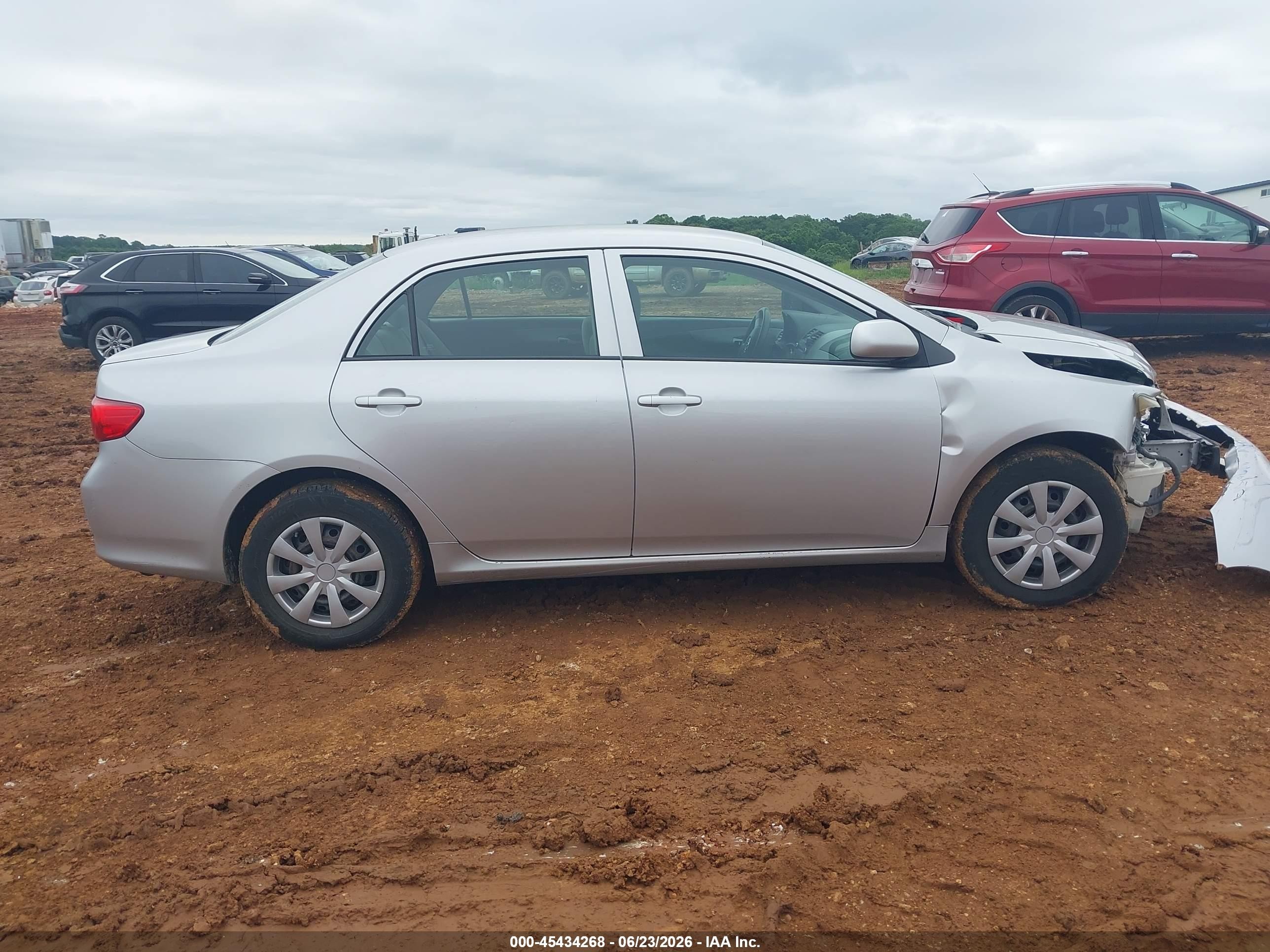 2010 Toyota Corolla Le Серебряный vin: 1NXBU4EE1AZ256520