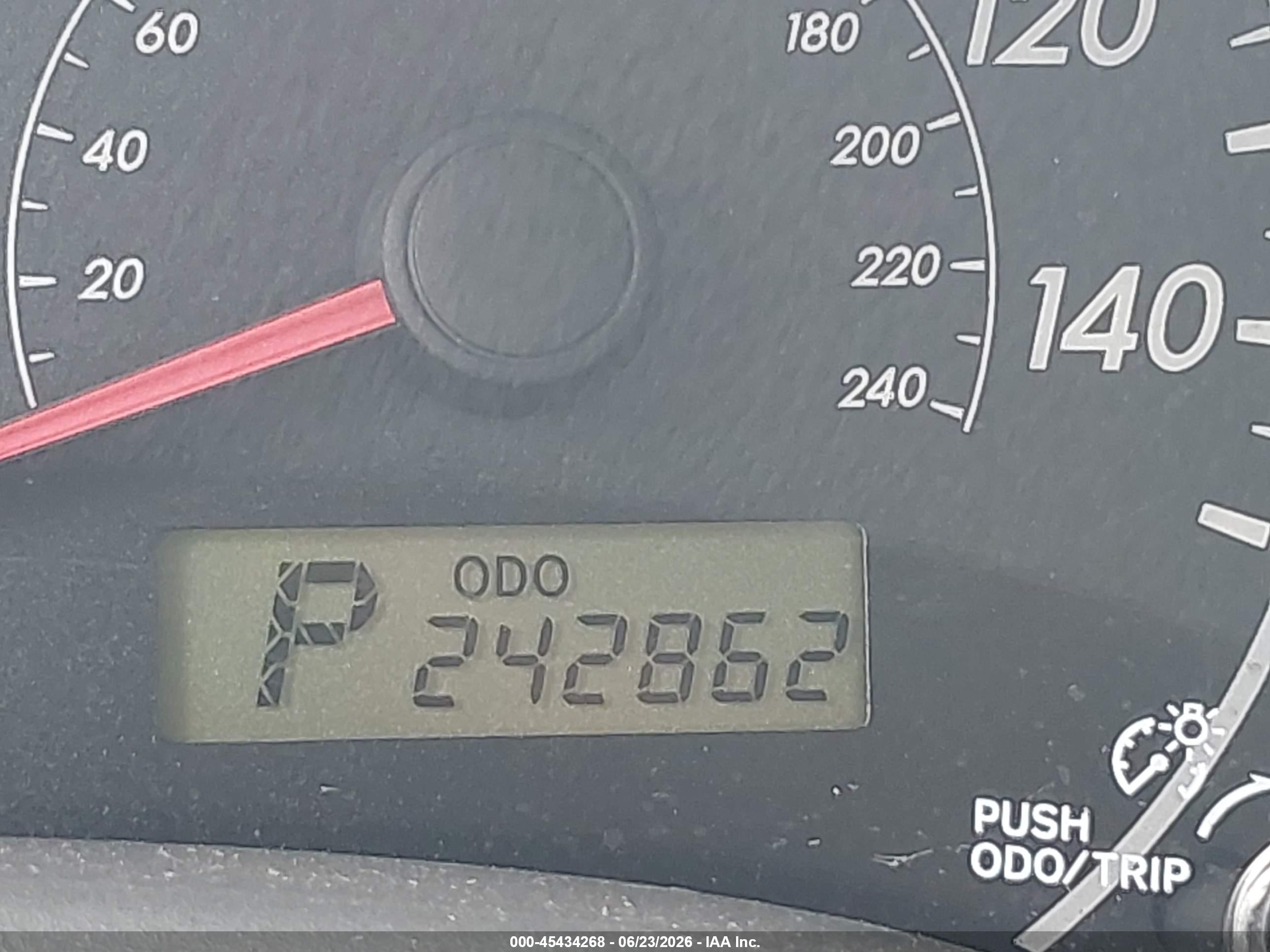2010 Toyota Corolla Le Серебряный vin: 1NXBU4EE1AZ256520