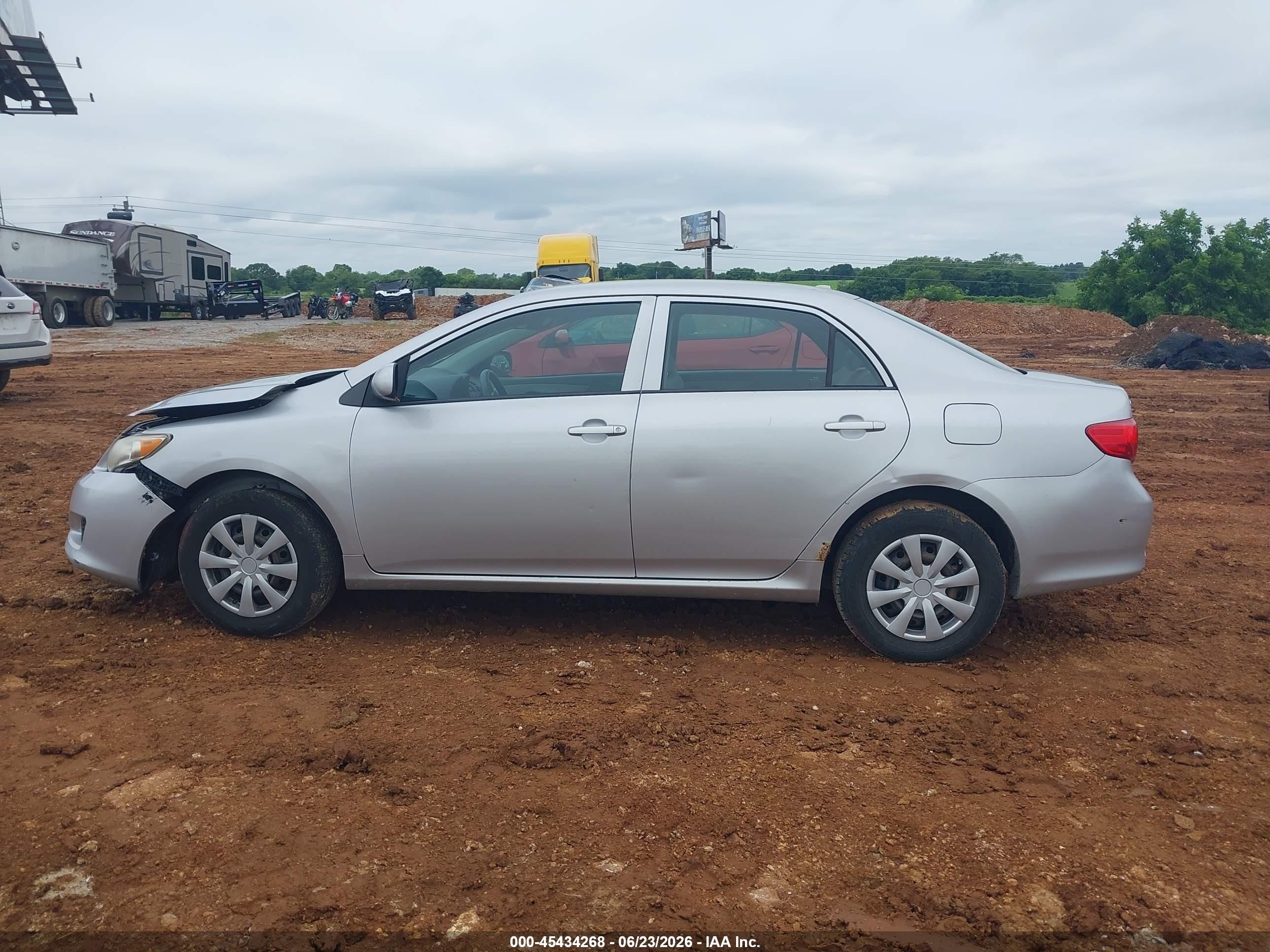 2010 Toyota Corolla Le Серебряный vin: 1NXBU4EE1AZ256520