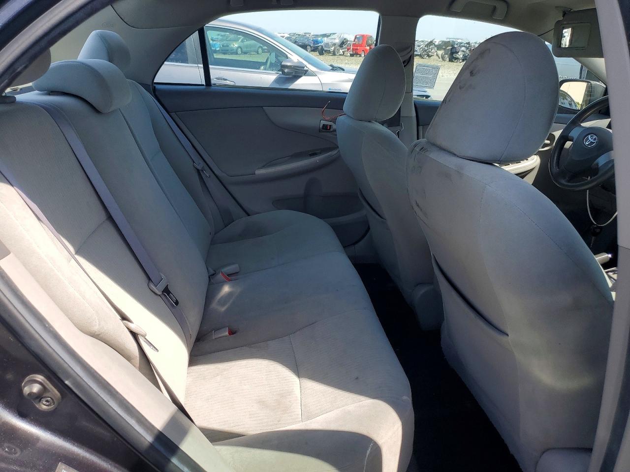 2010 Toyota Corolla Le Gray vin: 1NXBU4EE1AZ264651