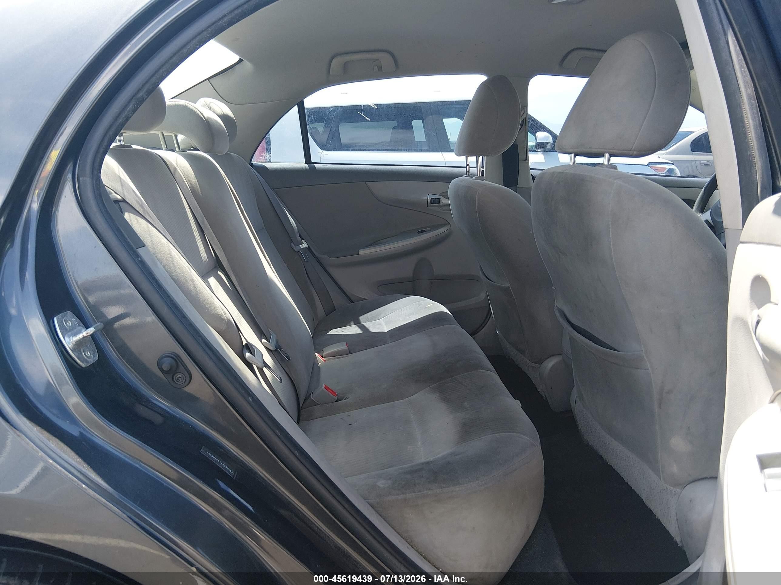 2010 Toyota Corolla Le Gray vin: 1NXBU4EE1AZ290456