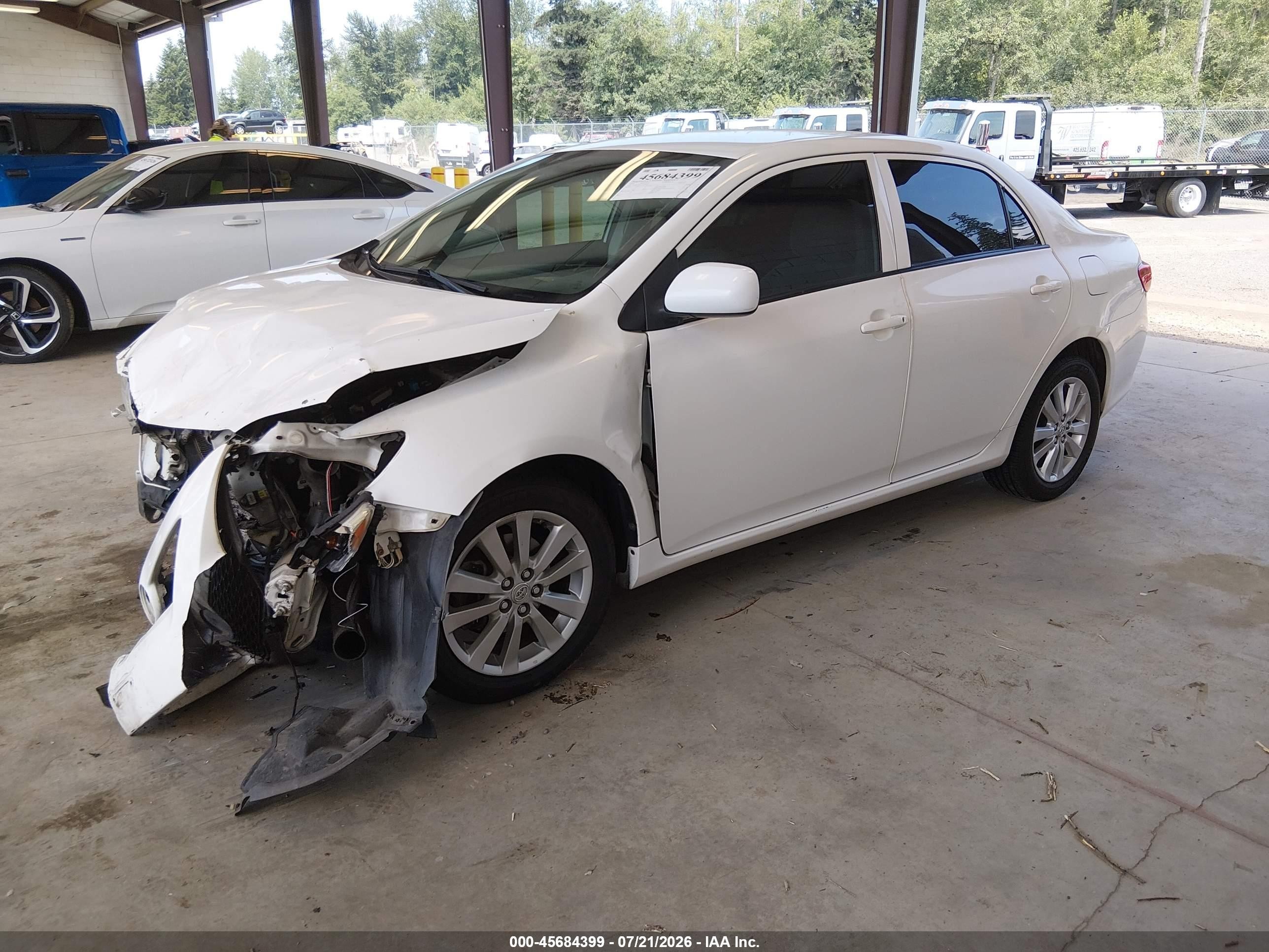 2010 Toyota Corolla Le White vin: 1NXBU4EE1AZ305151