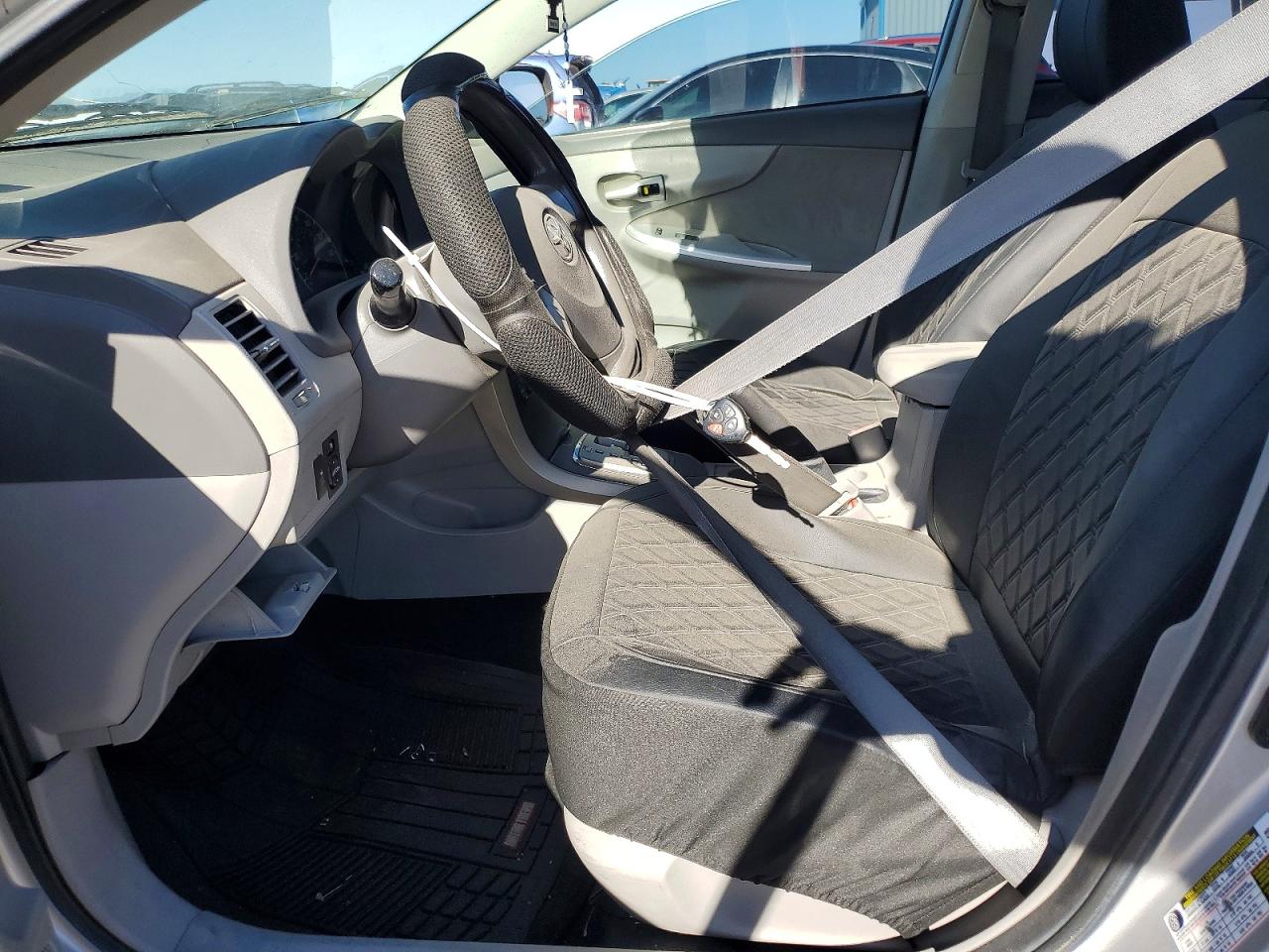 2010 Toyota Corolla Le Silver vin: 1NXBU4EE1AZ323276