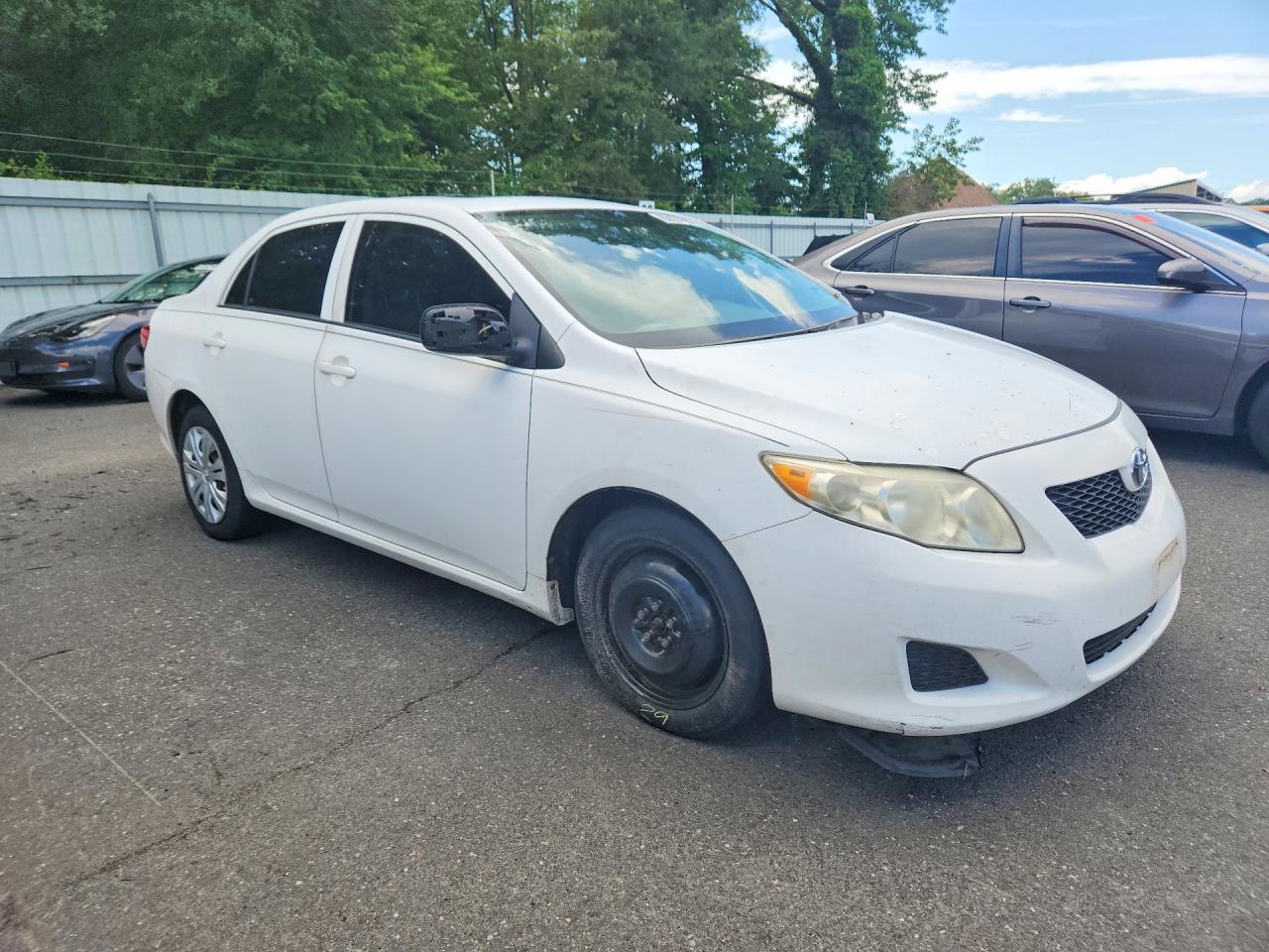 2010 Toyota Corolla Le White vin: 1NXBU4EE1AZ352437