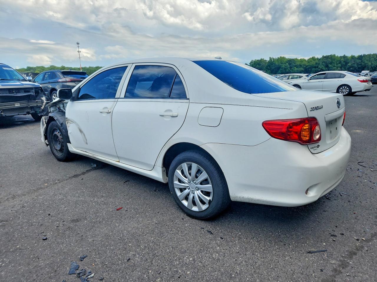 2010 Toyota Corolla Le White vin: 1NXBU4EE1AZ352437