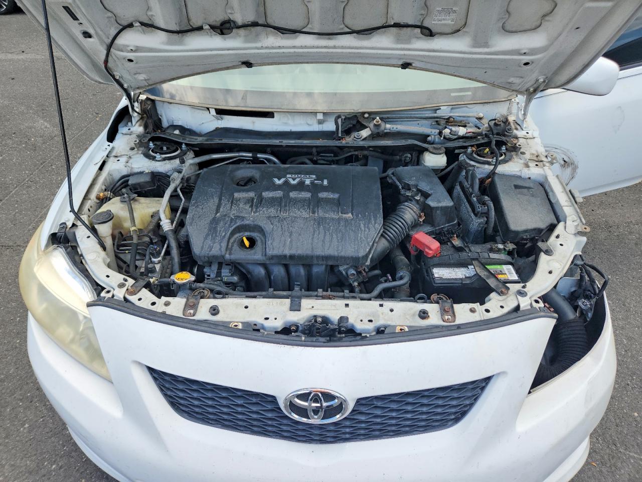 2010 Toyota Corolla Le White vin: 1NXBU4EE1AZ352437