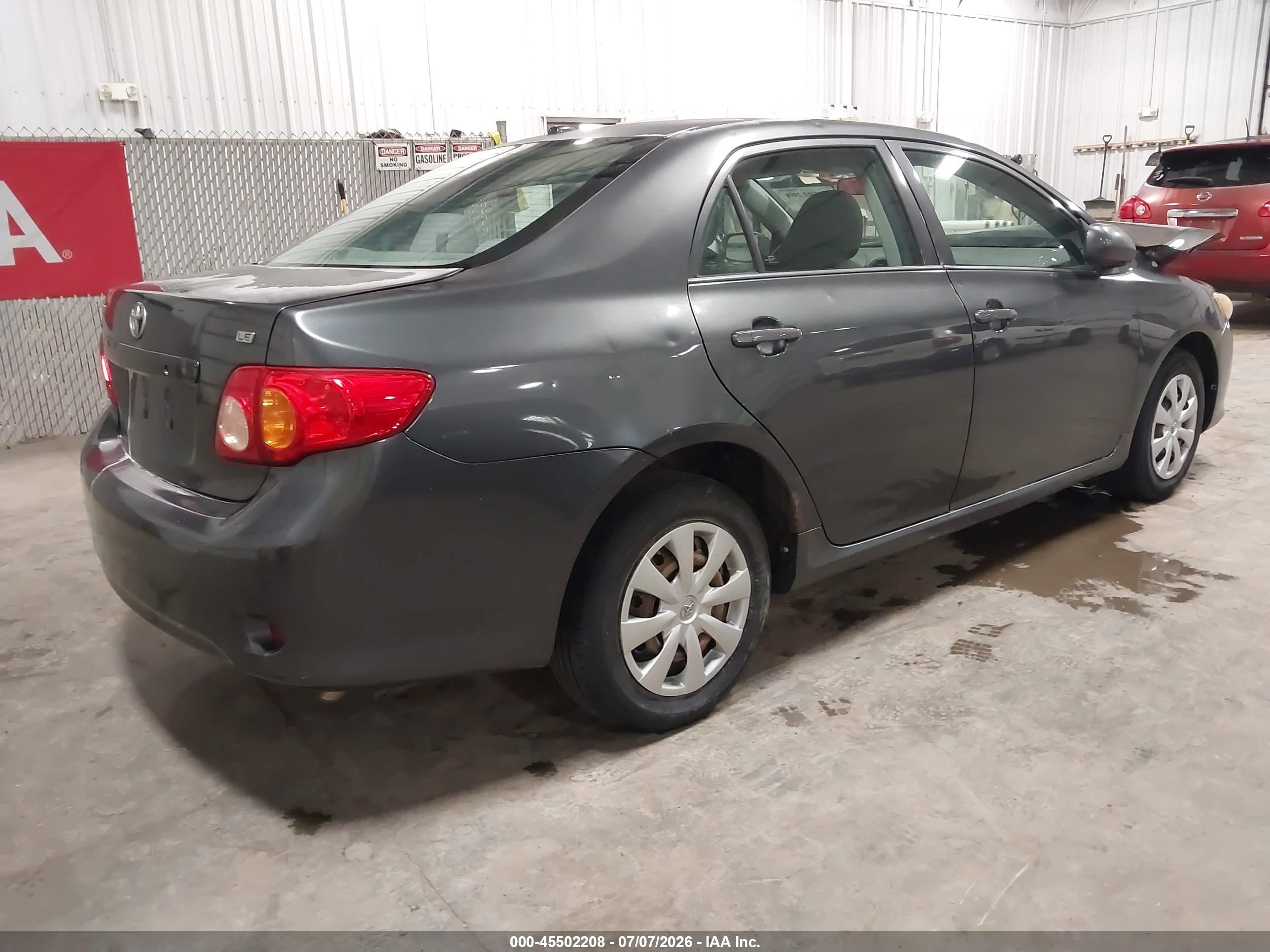 2010 Toyota Corolla Le Gray vin: 1NXBU4EE1AZ368024