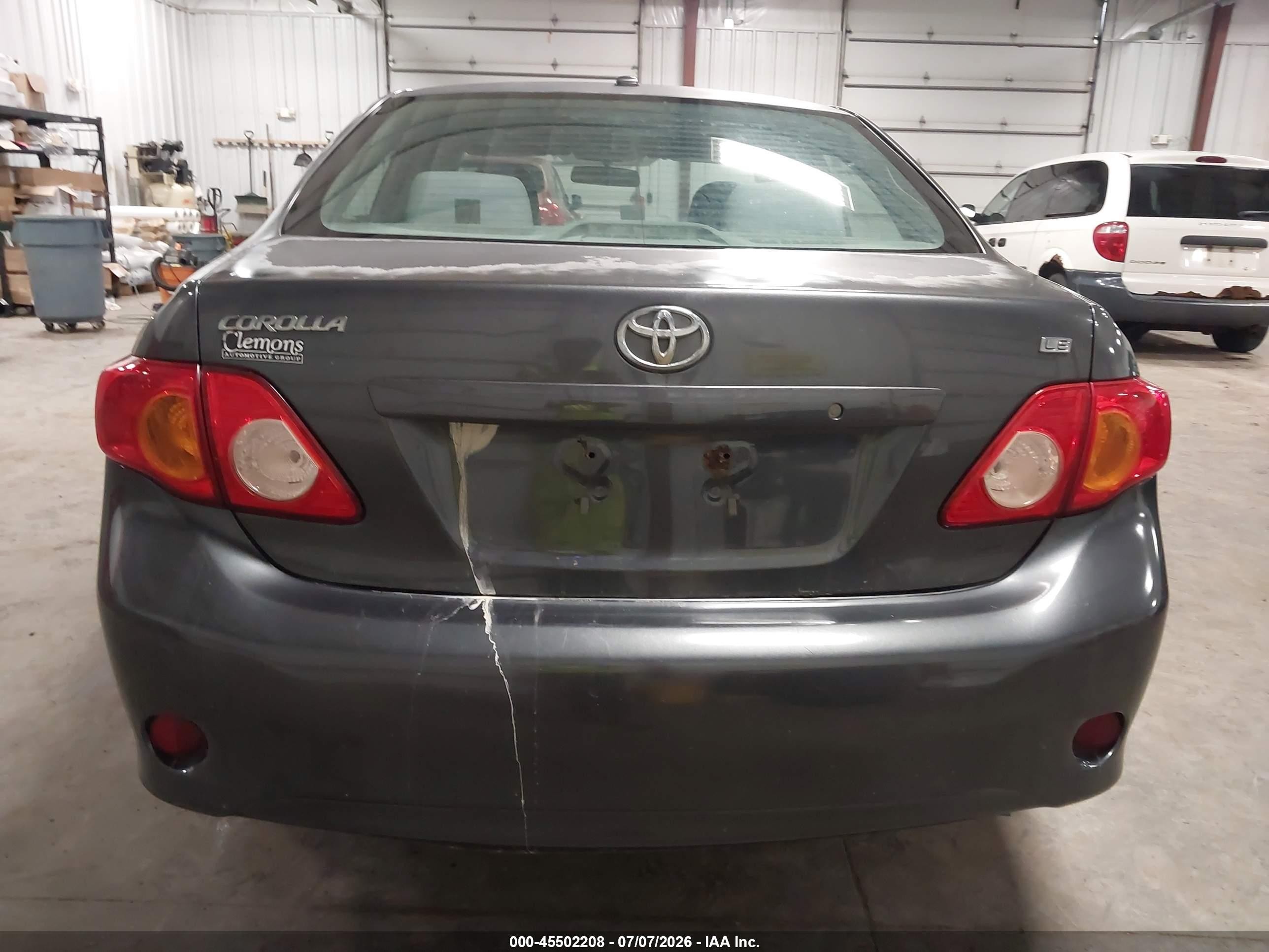 2010 Toyota Corolla Le Gray vin: 1NXBU4EE1AZ368024