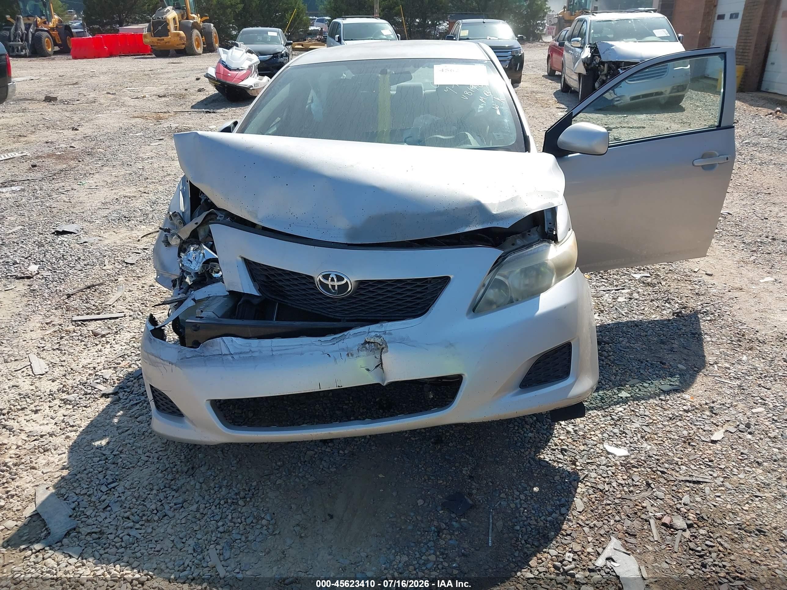 2010 Toyota Corolla Le Серебряный vin: 1NXBU4EE1AZ368198