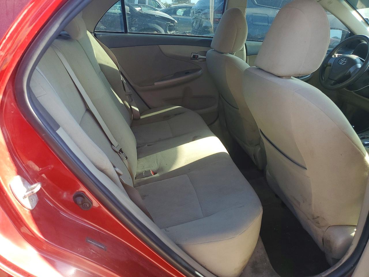 2010 Toyota Corolla Le Red vin: 1NXBU4EE1AZ369495