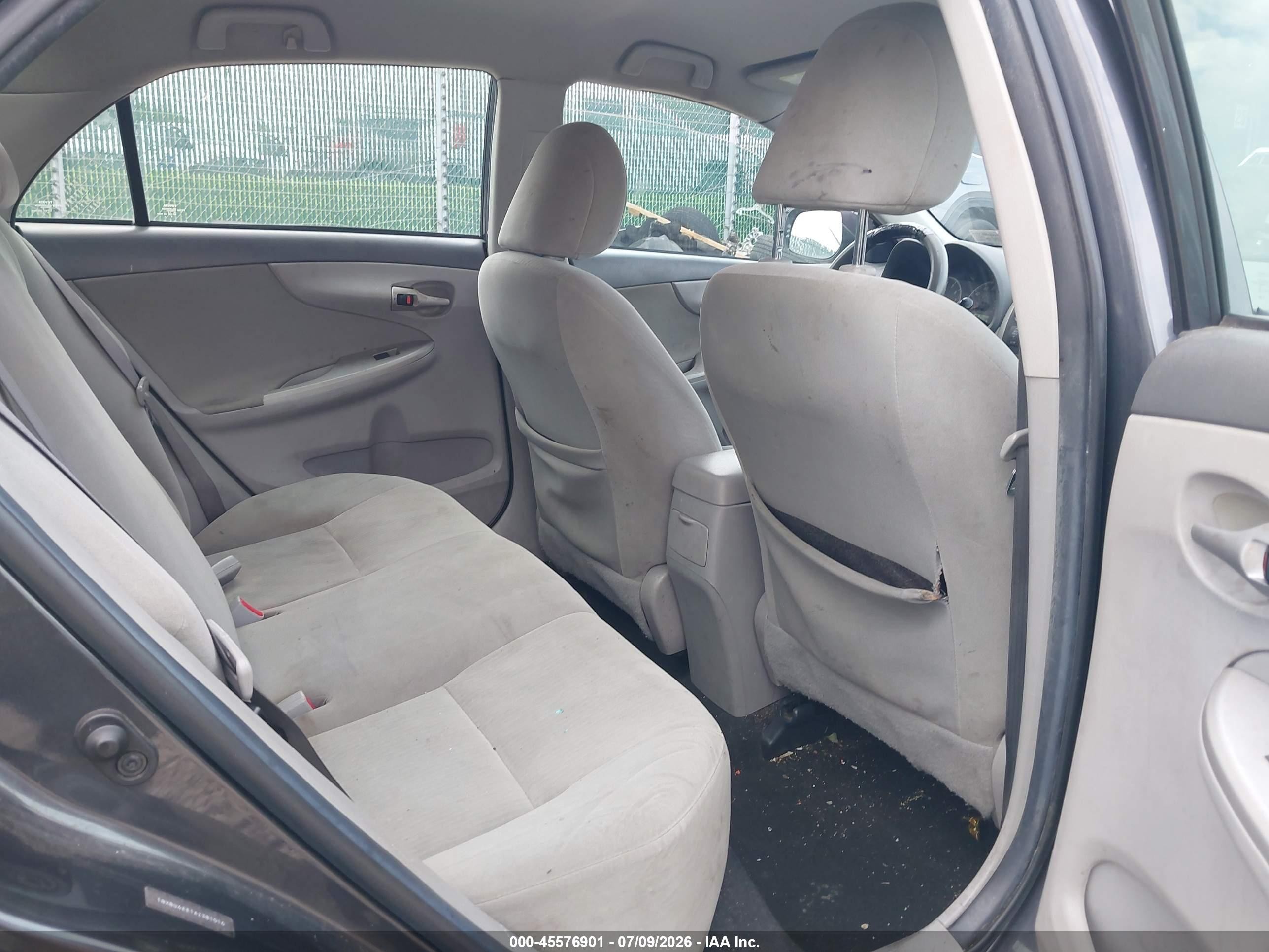 2010 Toyota Corolla Le Gray vin: 1NXBU4EE1AZ381016