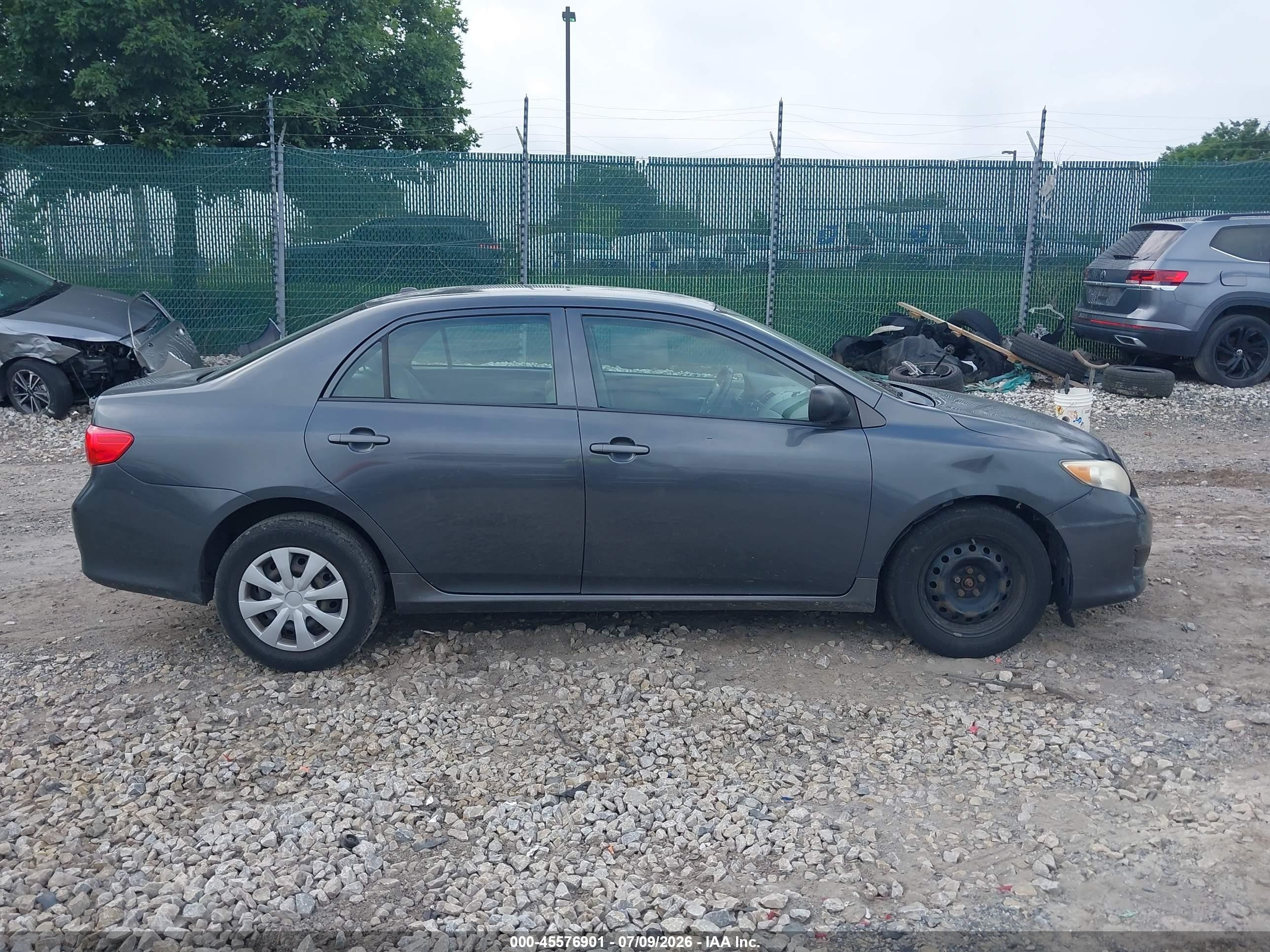 2010 Toyota Corolla Le Gray vin: 1NXBU4EE1AZ381016