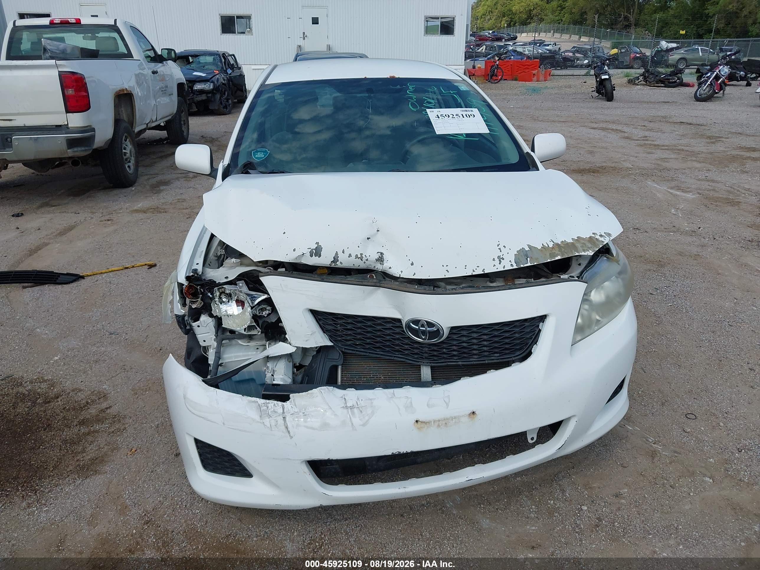 2010 Toyota Corolla Le Белый vin: 1NXBU4EE1AZ381694