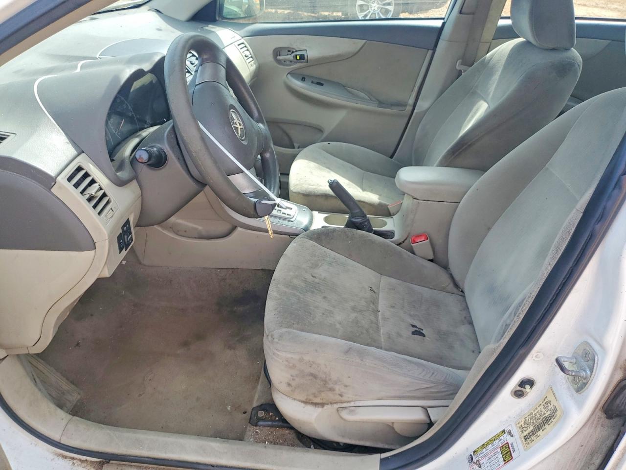 2010 Toyota Corolla Le White vin: 1NXBU4EE1AZ386247