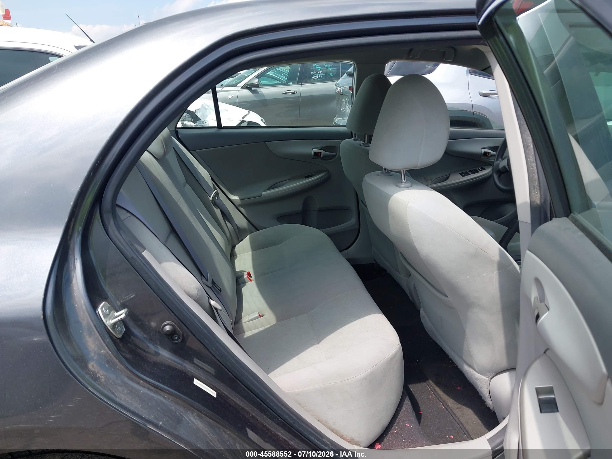 2010 Toyota Corolla Le Gray vin: 1NXBU4EE2AZ173906
