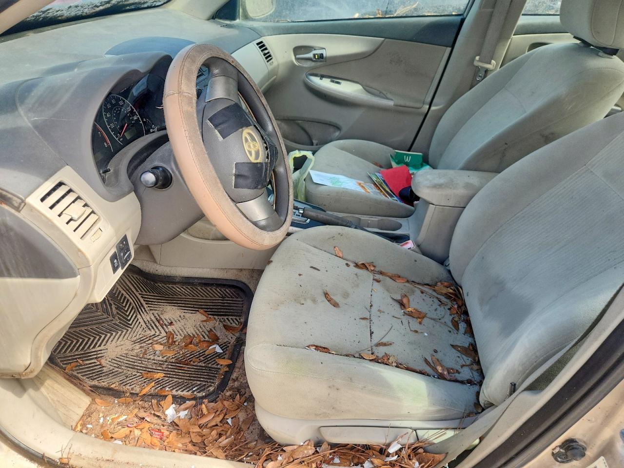 2010 Toyota Corolla Le Gold vin: 1NXBU4EE2AZ179219