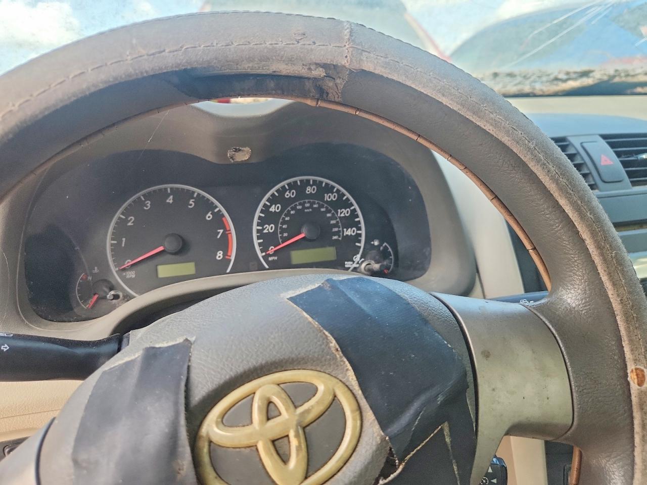 2010 Toyota Corolla Le Gold vin: 1NXBU4EE2AZ179219
