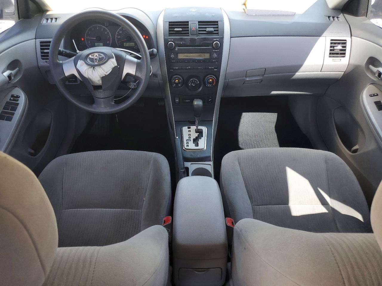 2010 Toyota Corolla Le Silver vin: 1NXBU4EE2AZ196182