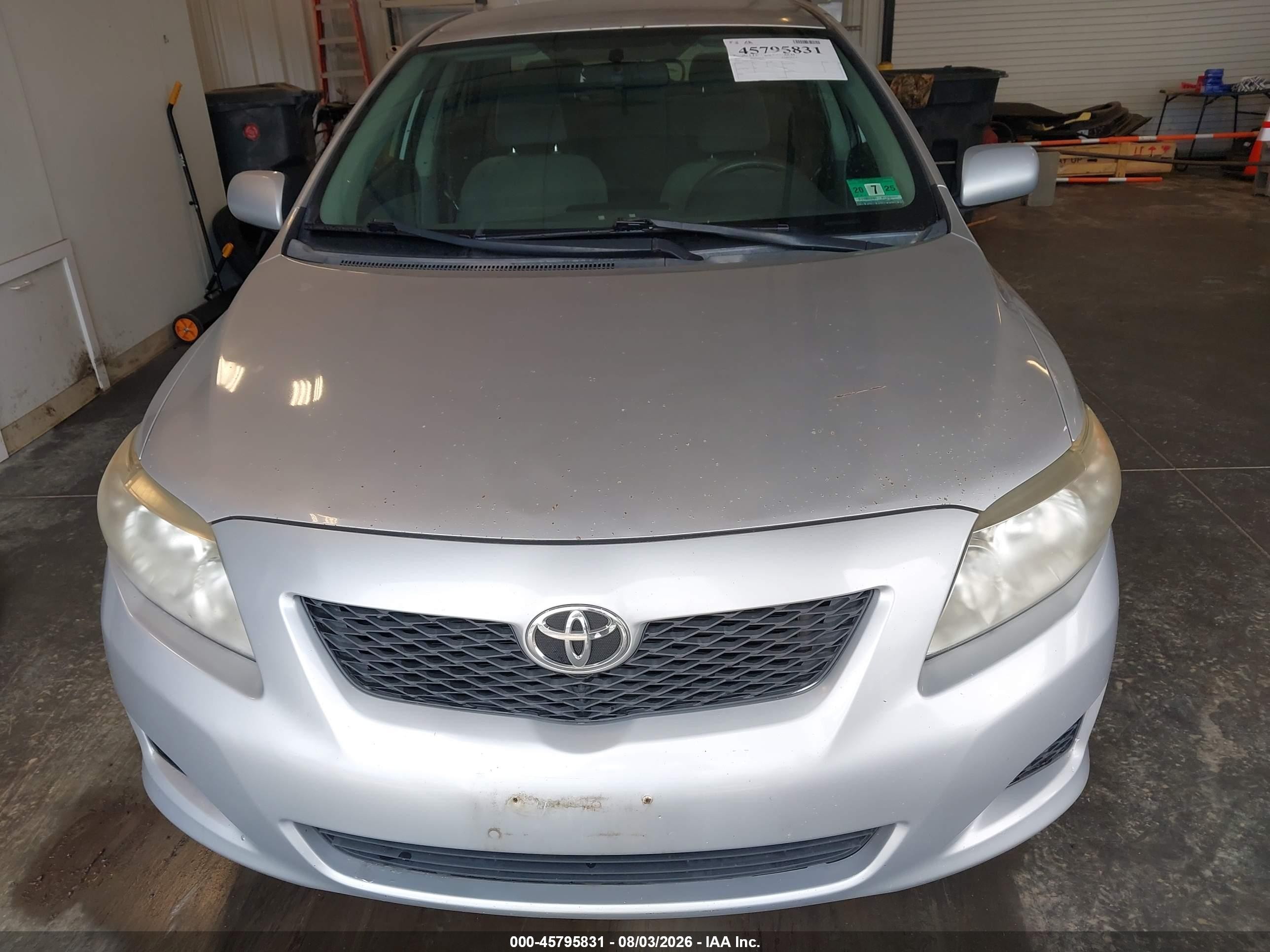 2010 Toyota Corolla Le Silver vin: 1NXBU4EE2AZ199843