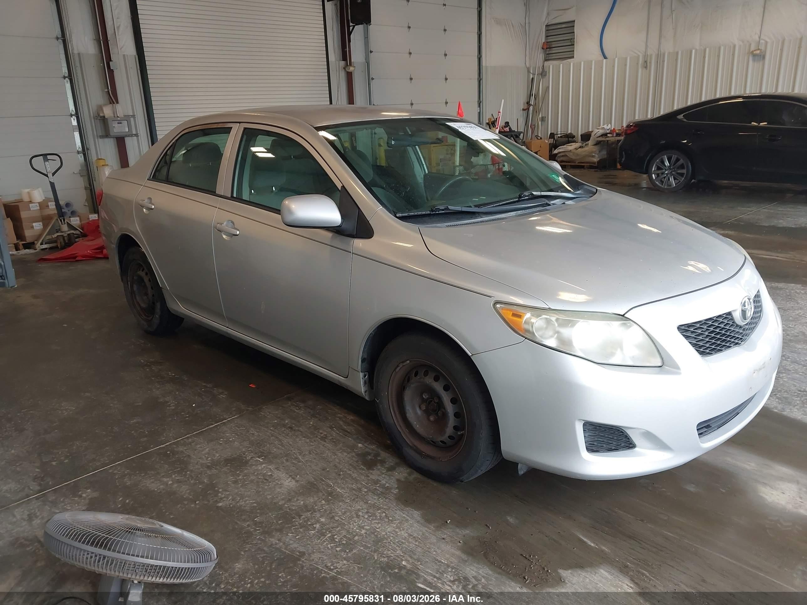 2010 Toyota Corolla Le Серебряный vin: 1NXBU4EE2AZ199843