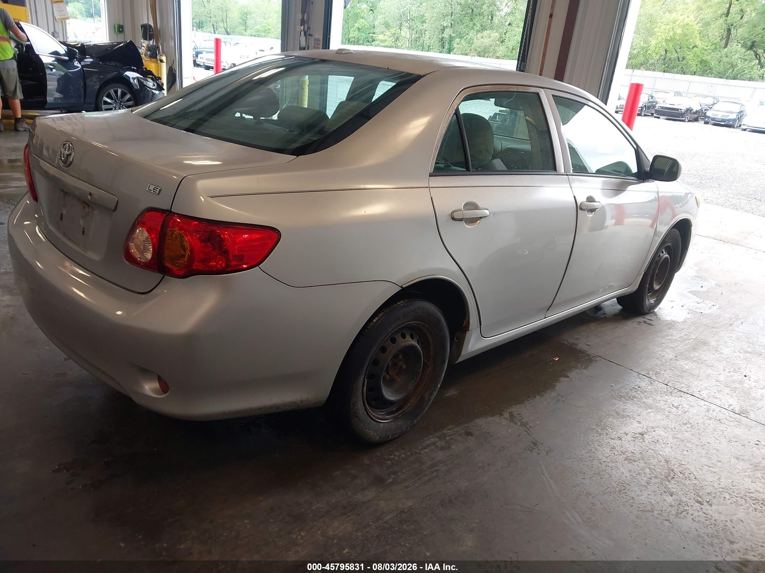 2010 Toyota Corolla Le Silver vin: 1NXBU4EE2AZ199843
