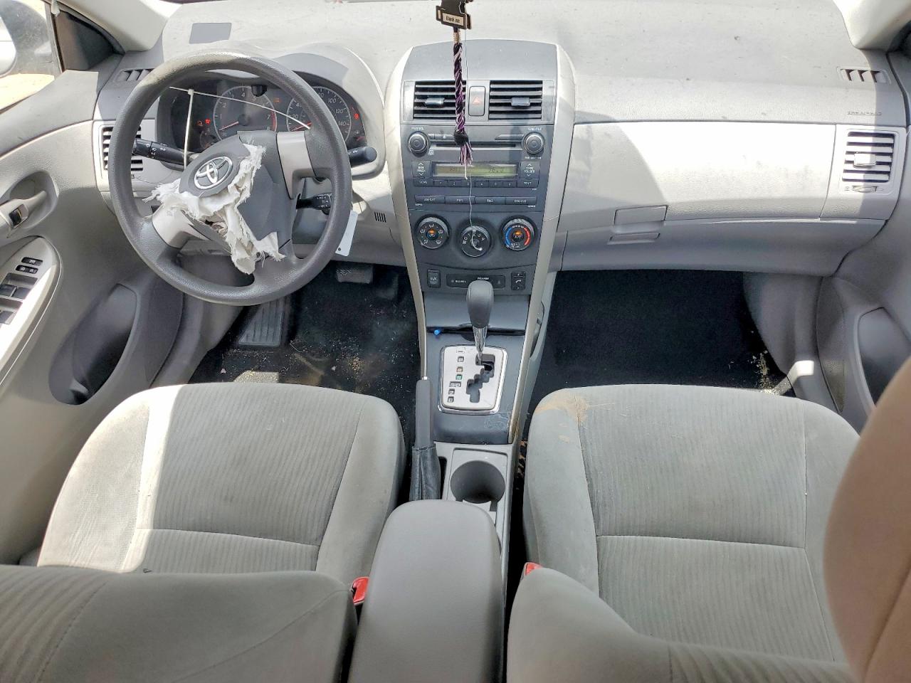 2010 Toyota Corolla Le Silver vin: 1NXBU4EE2AZ204720
