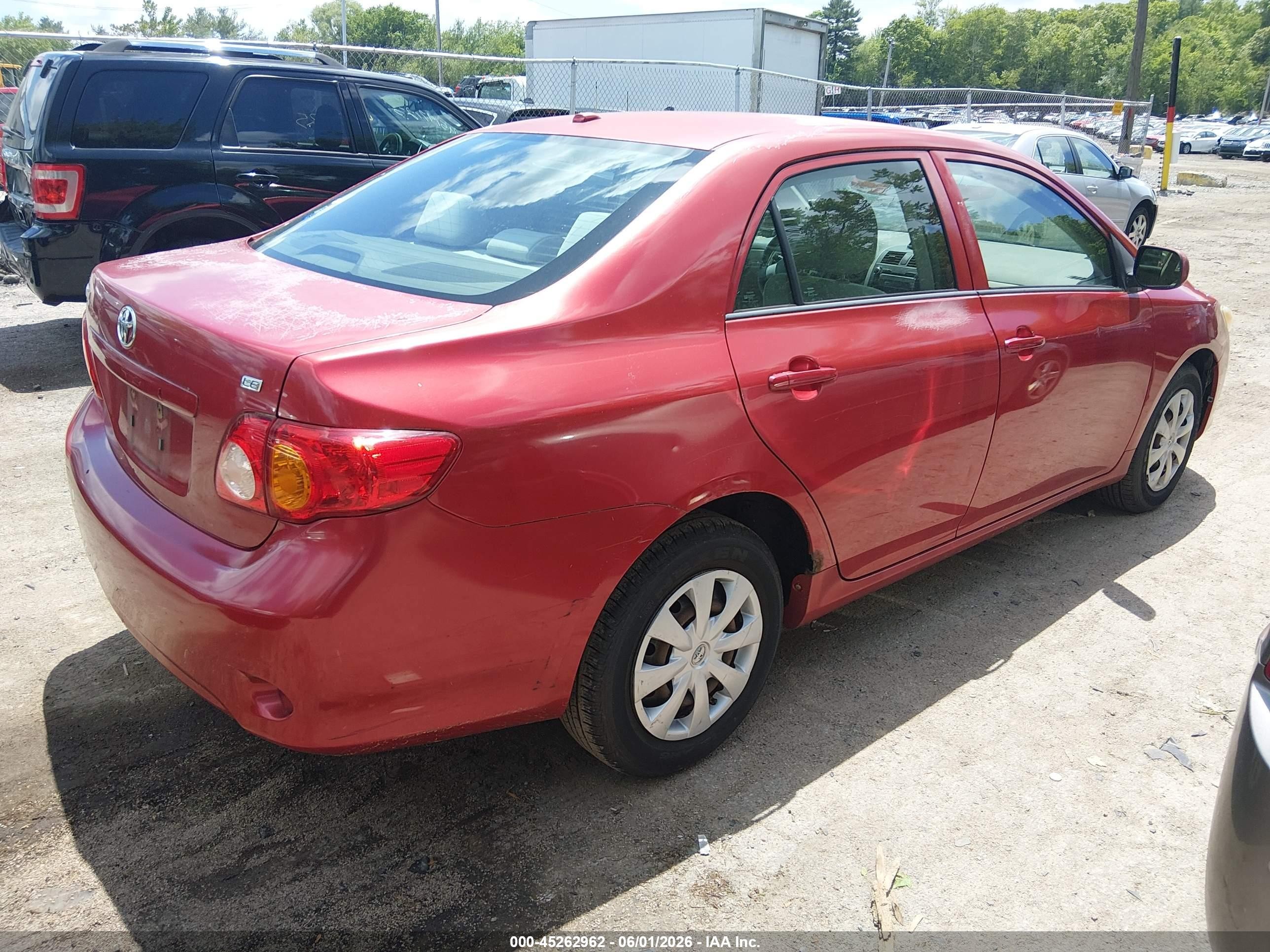 2010 Toyota Corolla Le Red vin: 1NXBU4EE2AZ207441