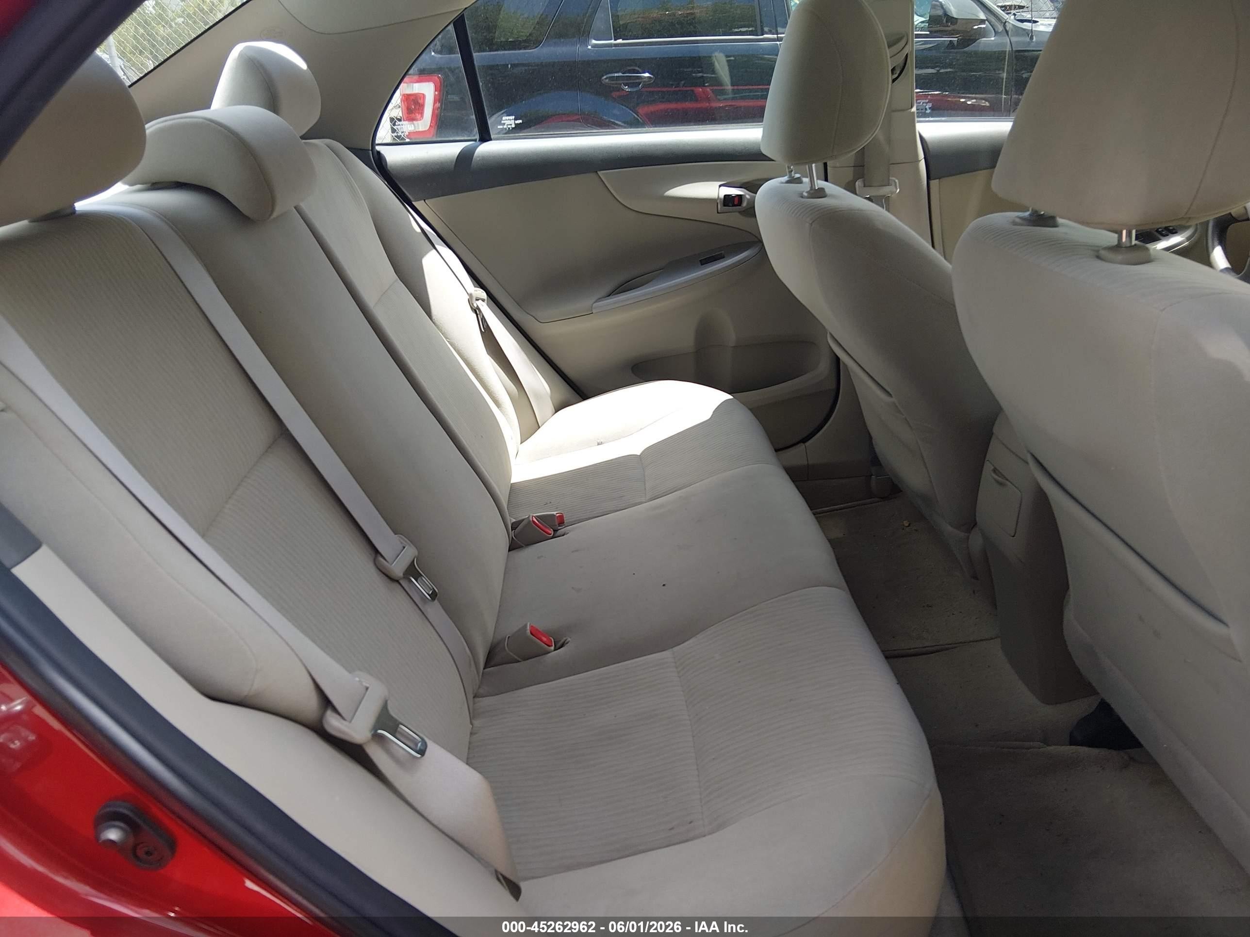 2010 Toyota Corolla Le Red vin: 1NXBU4EE2AZ207441