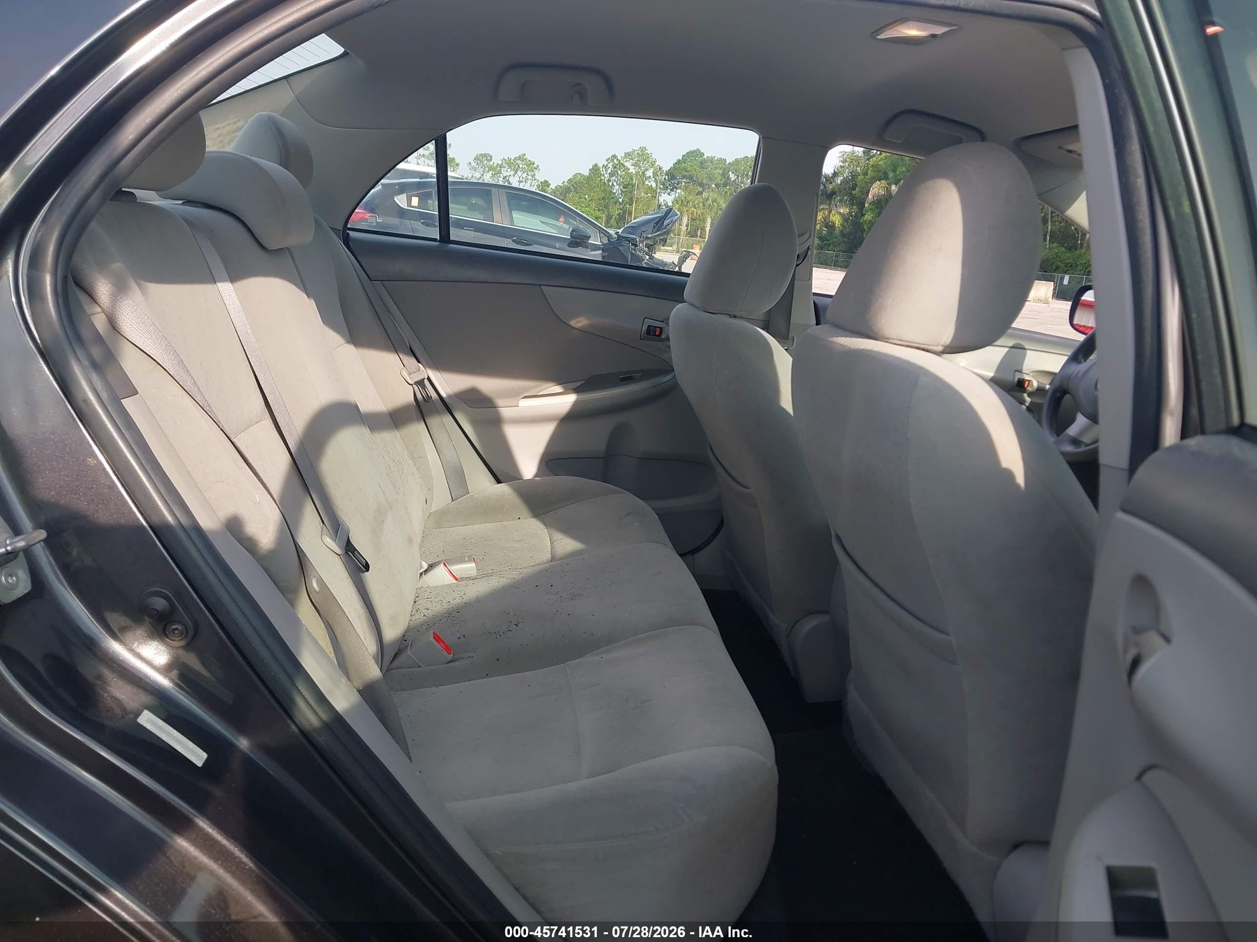 2010 Toyota Corolla Le Gray vin: 1NXBU4EE2AZ213871