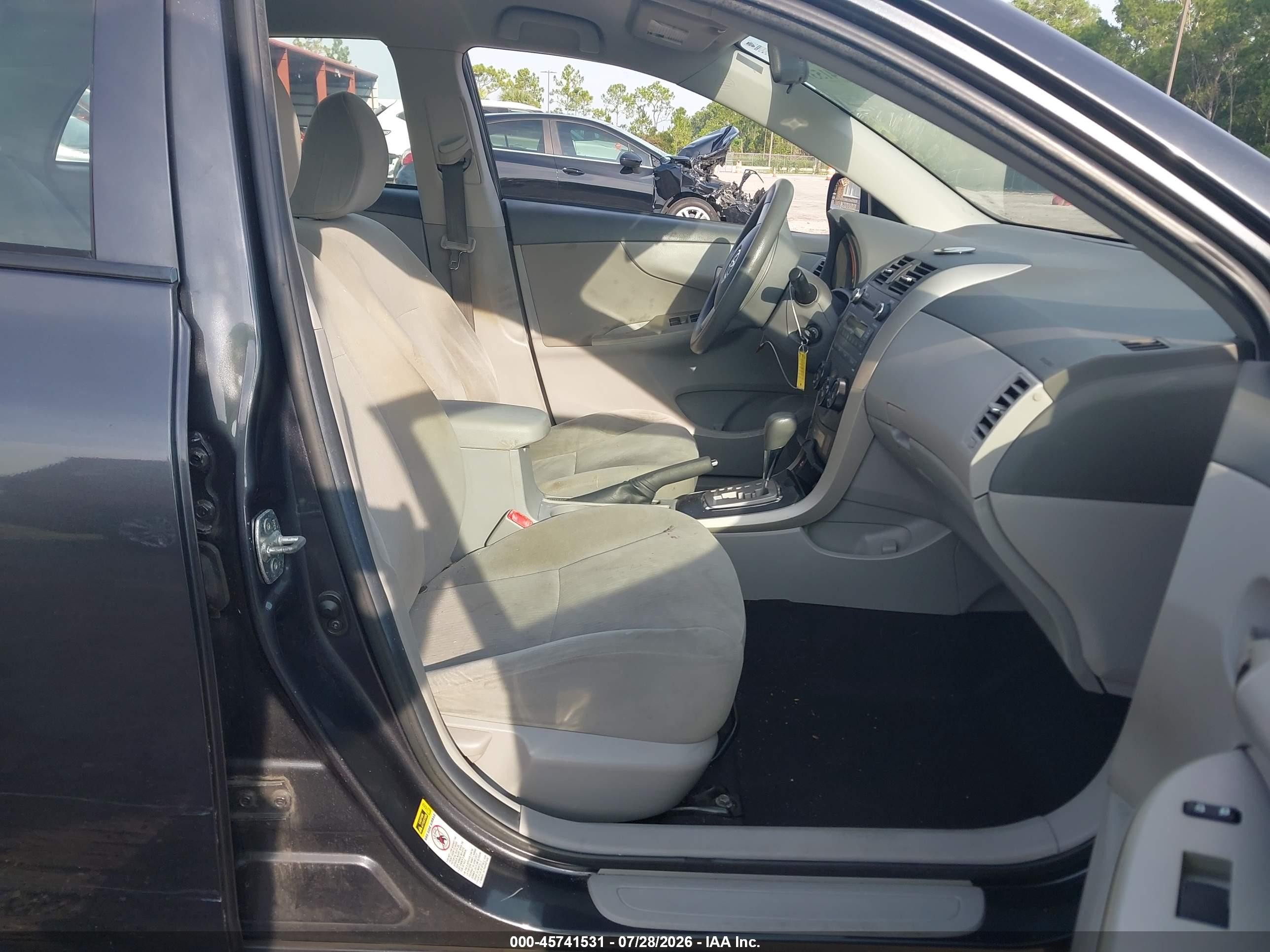 2010 Toyota Corolla Le Gray vin: 1NXBU4EE2AZ213871