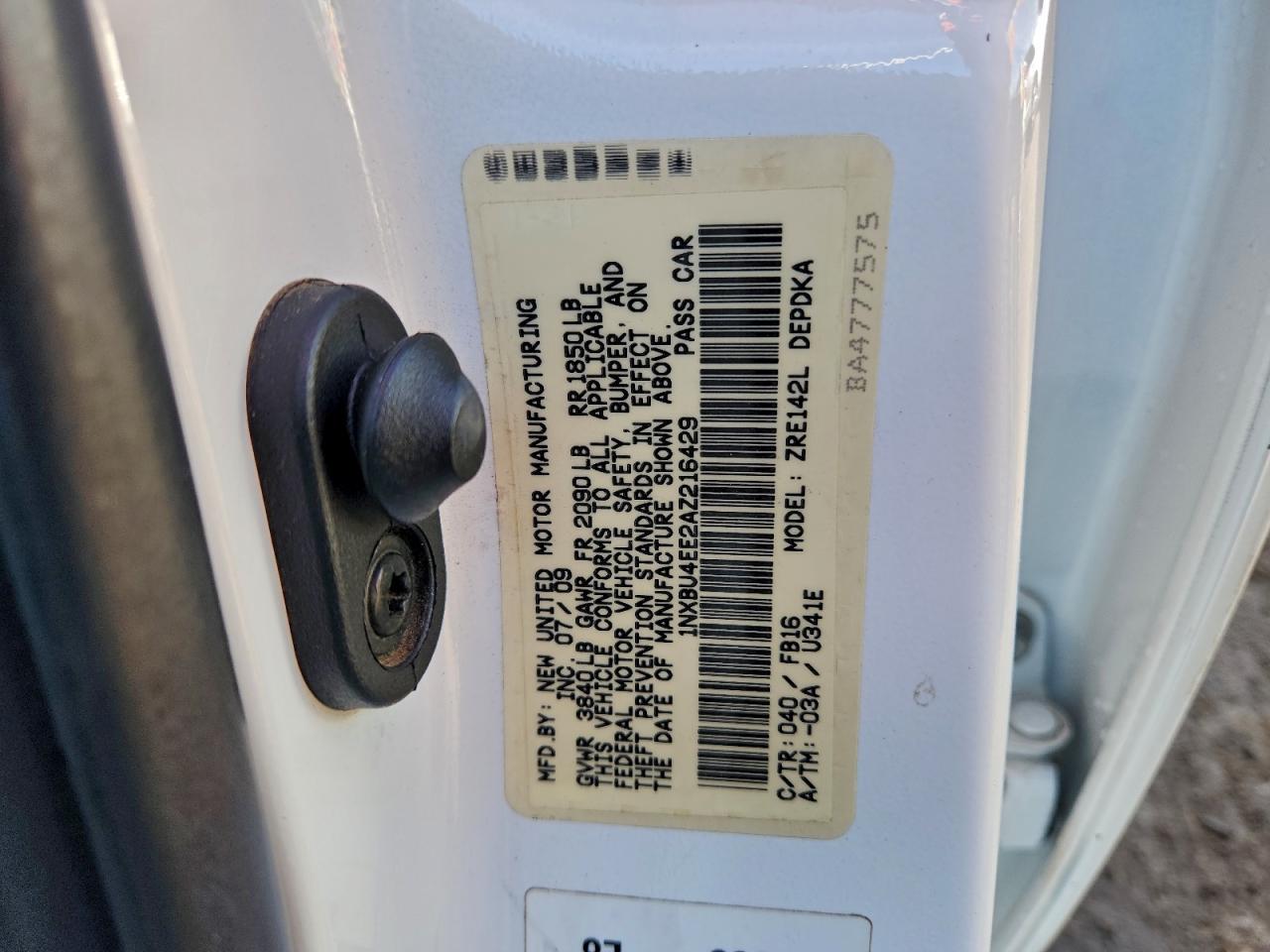 2010 Toyota Corolla Base White vin: 1NXBU4EE2AZ216429