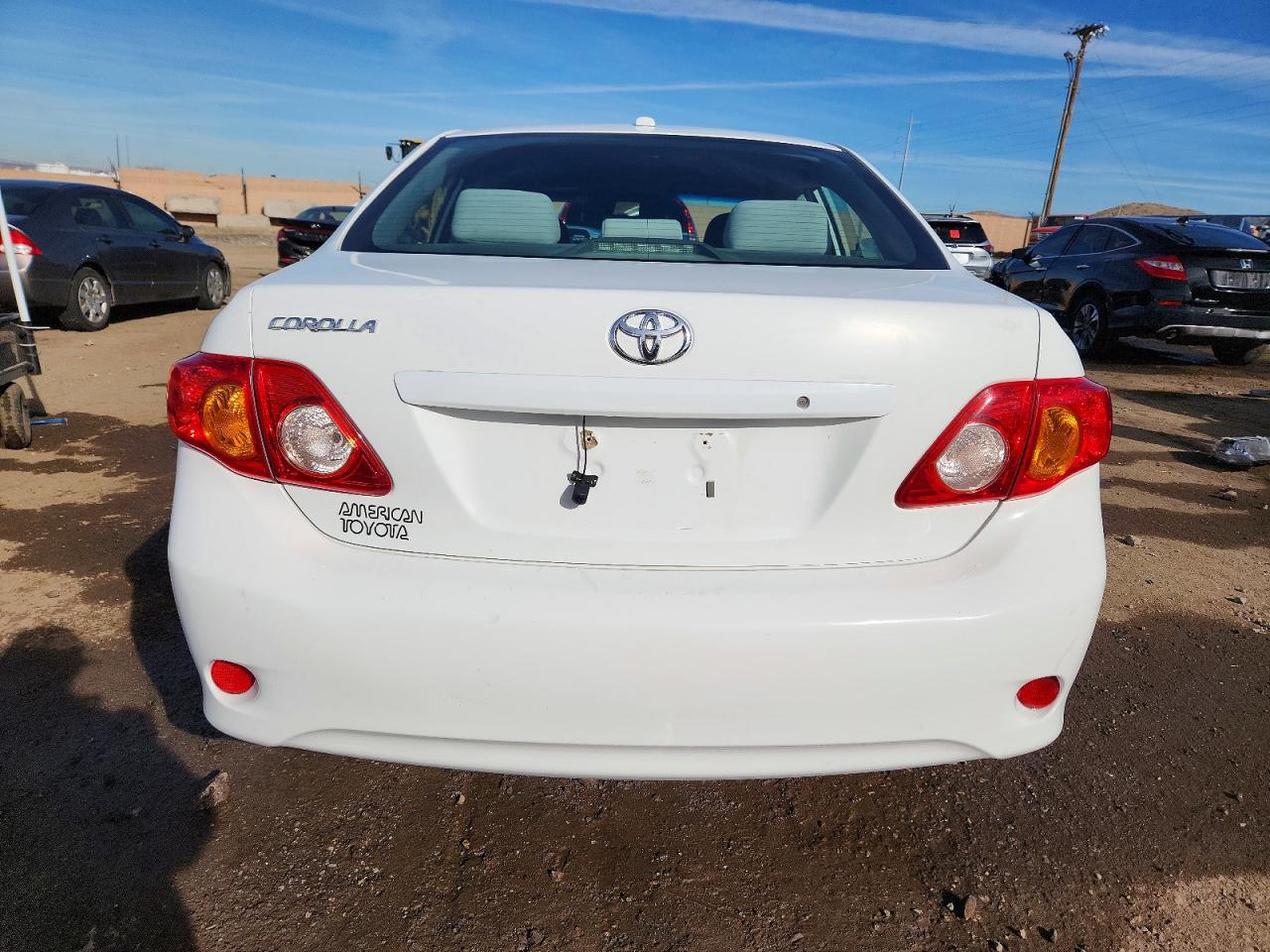 2010 Toyota Corolla Base White vin: 1NXBU4EE2AZ216429