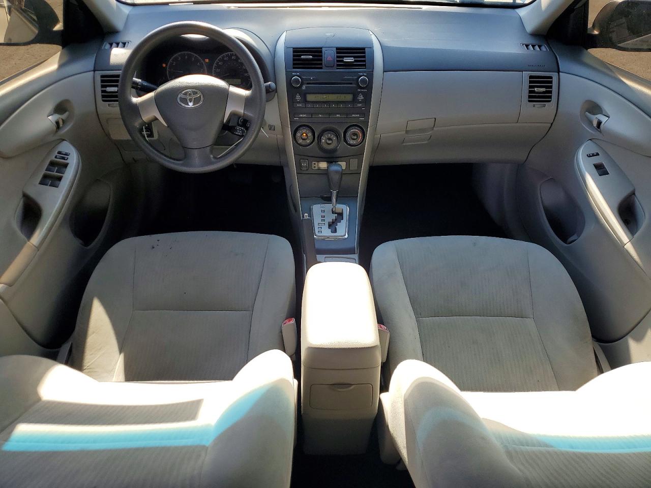 2010 Toyota Corolla Le Серебряный vin: 1NXBU4EE2AZ229293