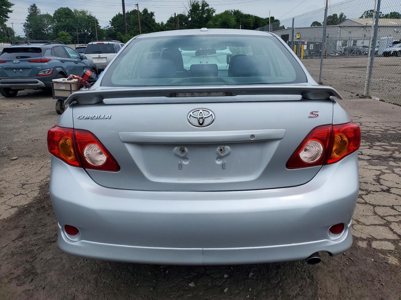 2010 Toyota Corolla S Silver vin: 1NXBU4EE2AZ229424