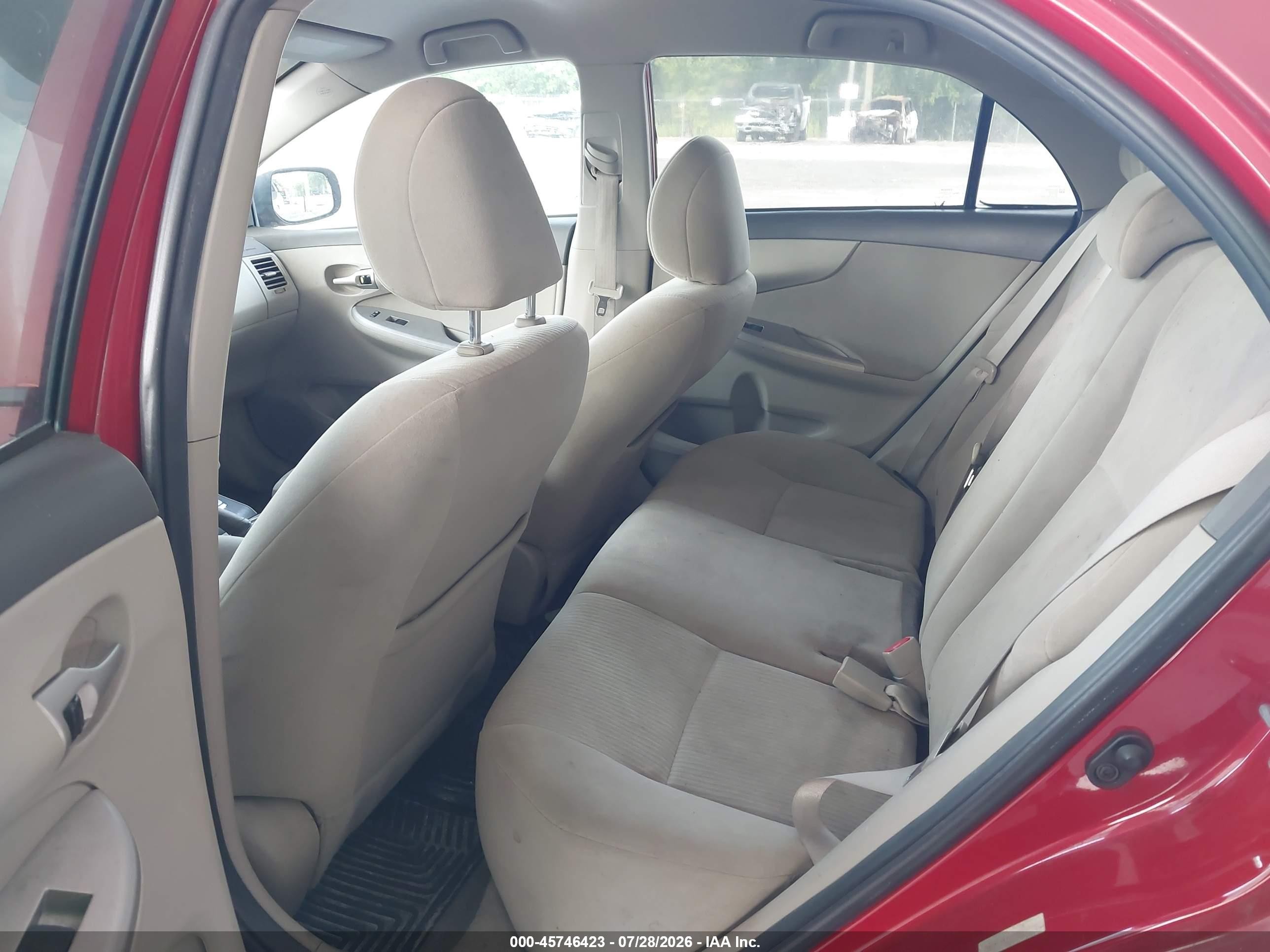 2010 Toyota Corolla Le Red vin: 1NXBU4EE2AZ233778