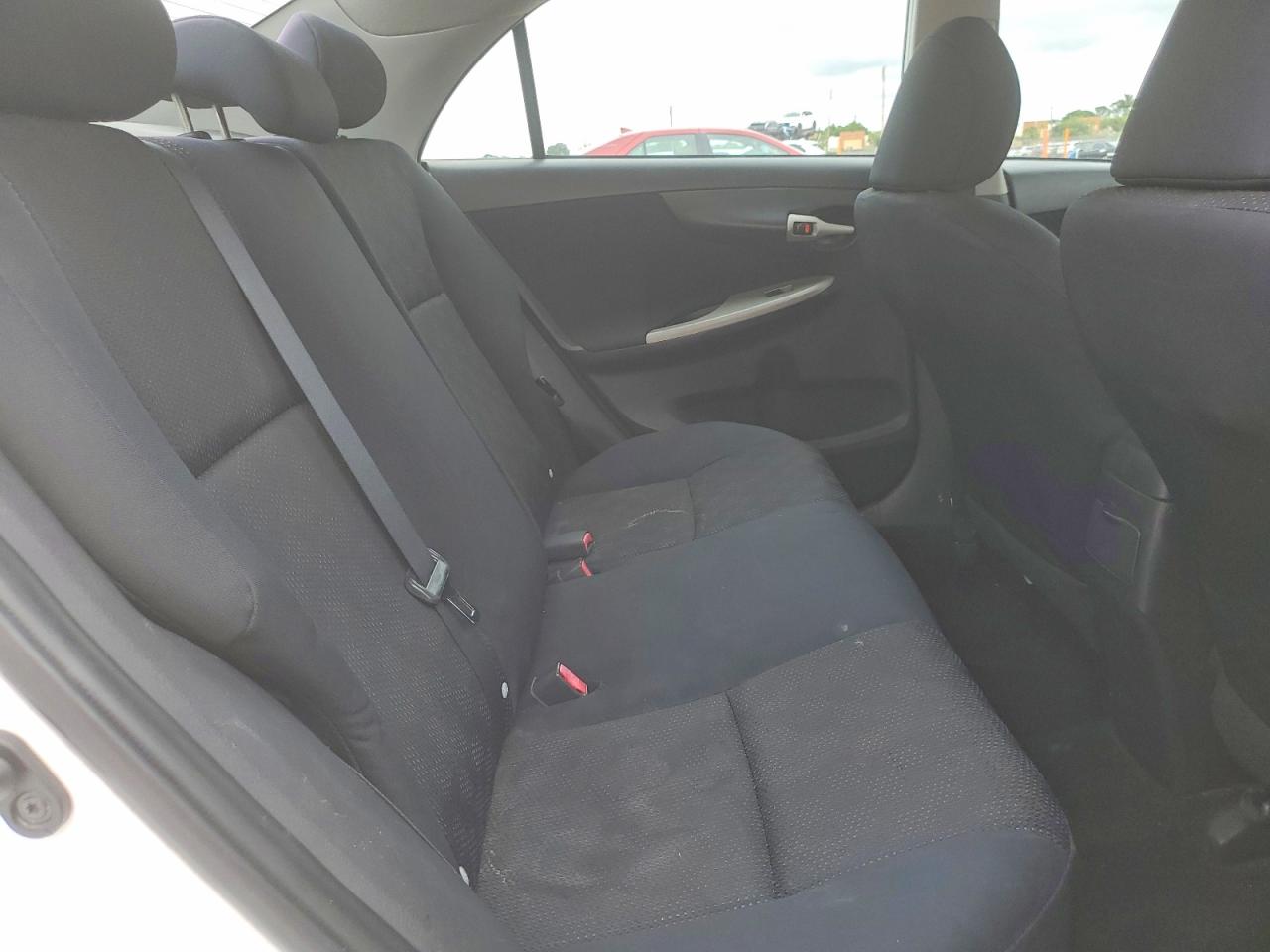 2010 Toyota Corolla S White vin: 1NXBU4EE2AZ250712
