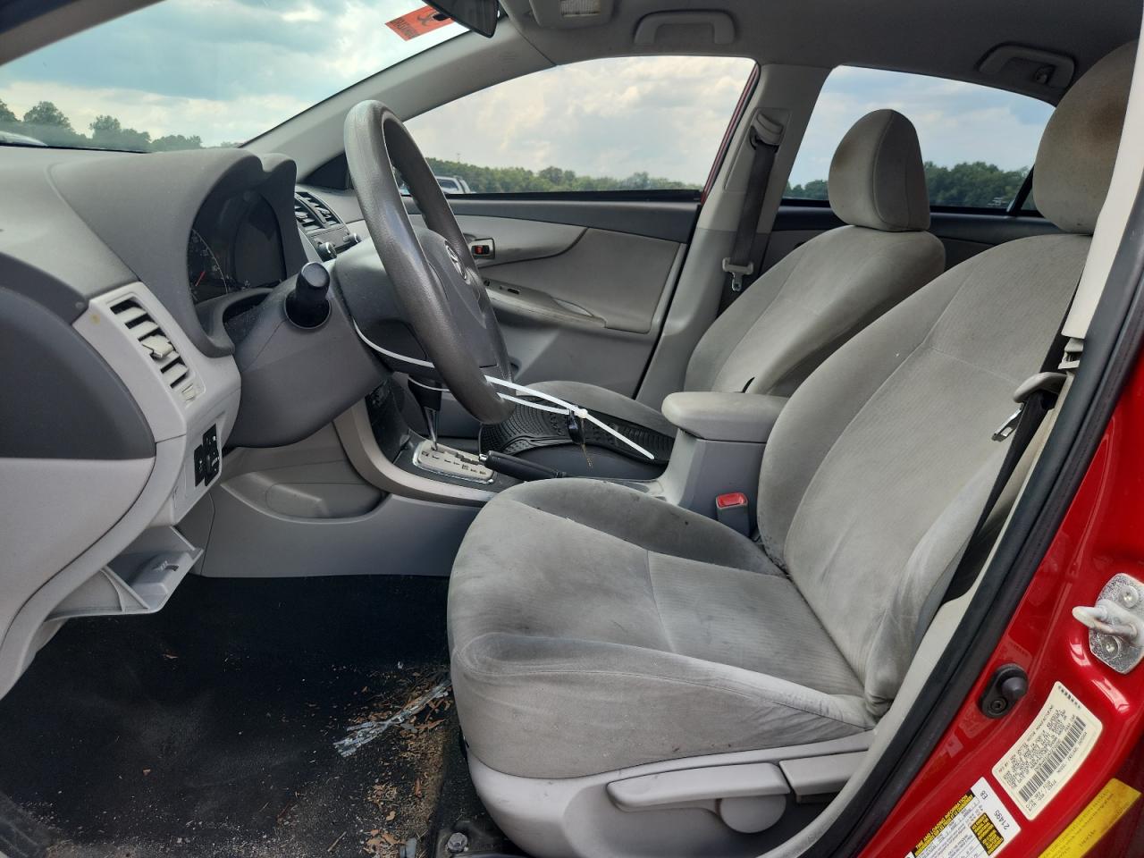 2010 Toyota Corolla Le Red vin: 1NXBU4EE2AZ272290