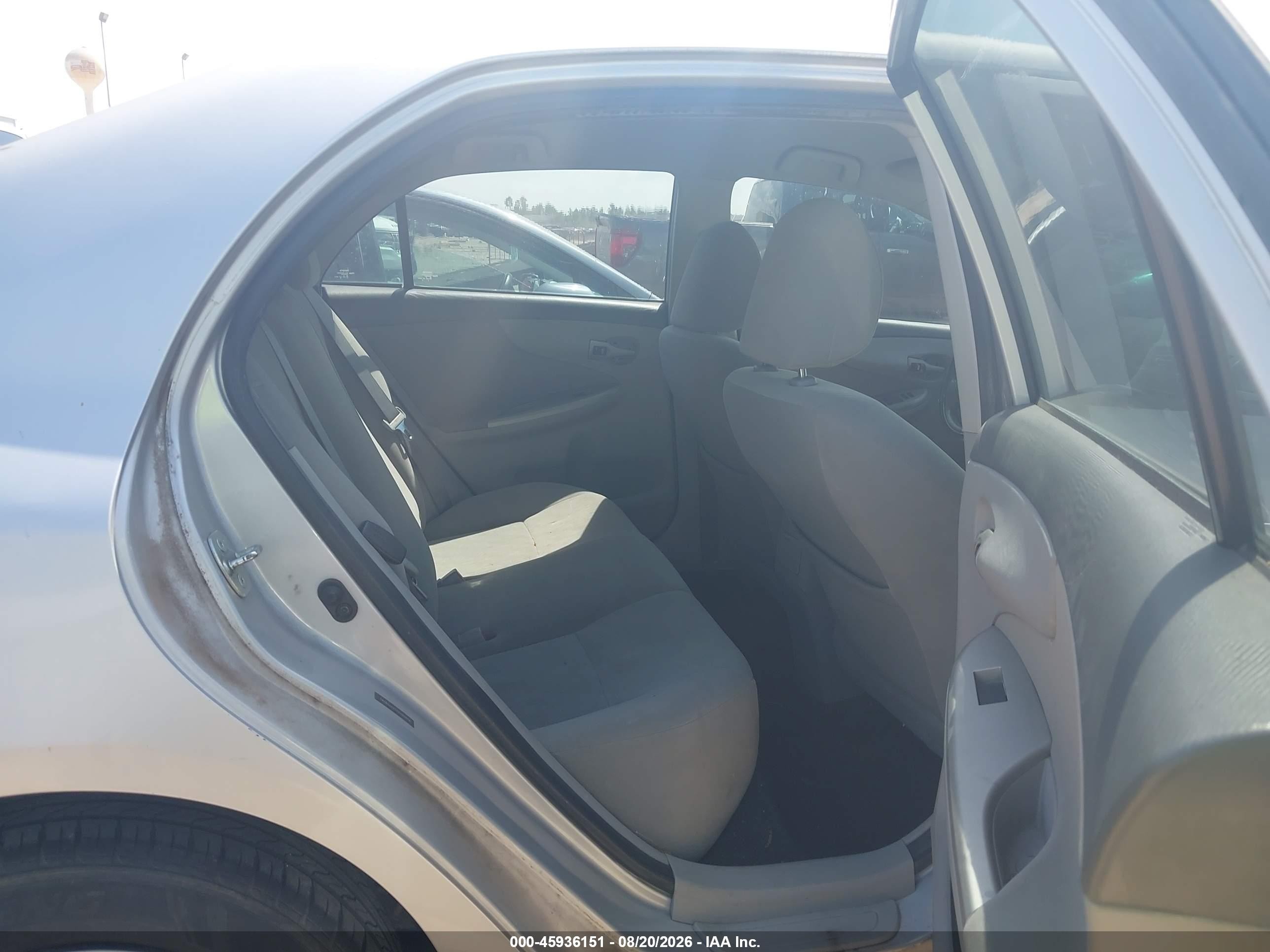 2010 Toyota Corolla Le Silver vin: 1NXBU4EE2AZ282978