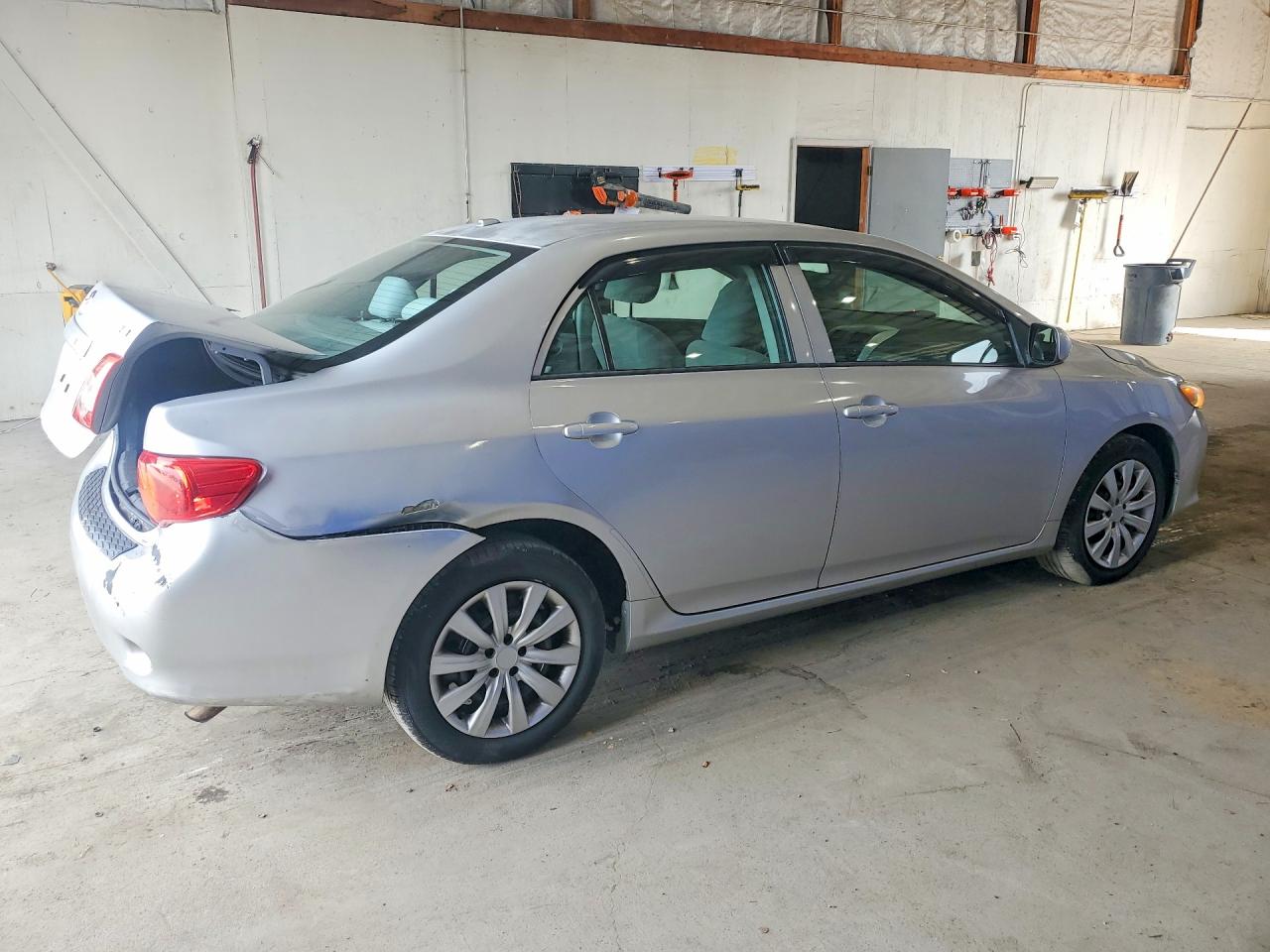 2010 Toyota Corolla Le Silver vin: 1NXBU4EE2AZ286688