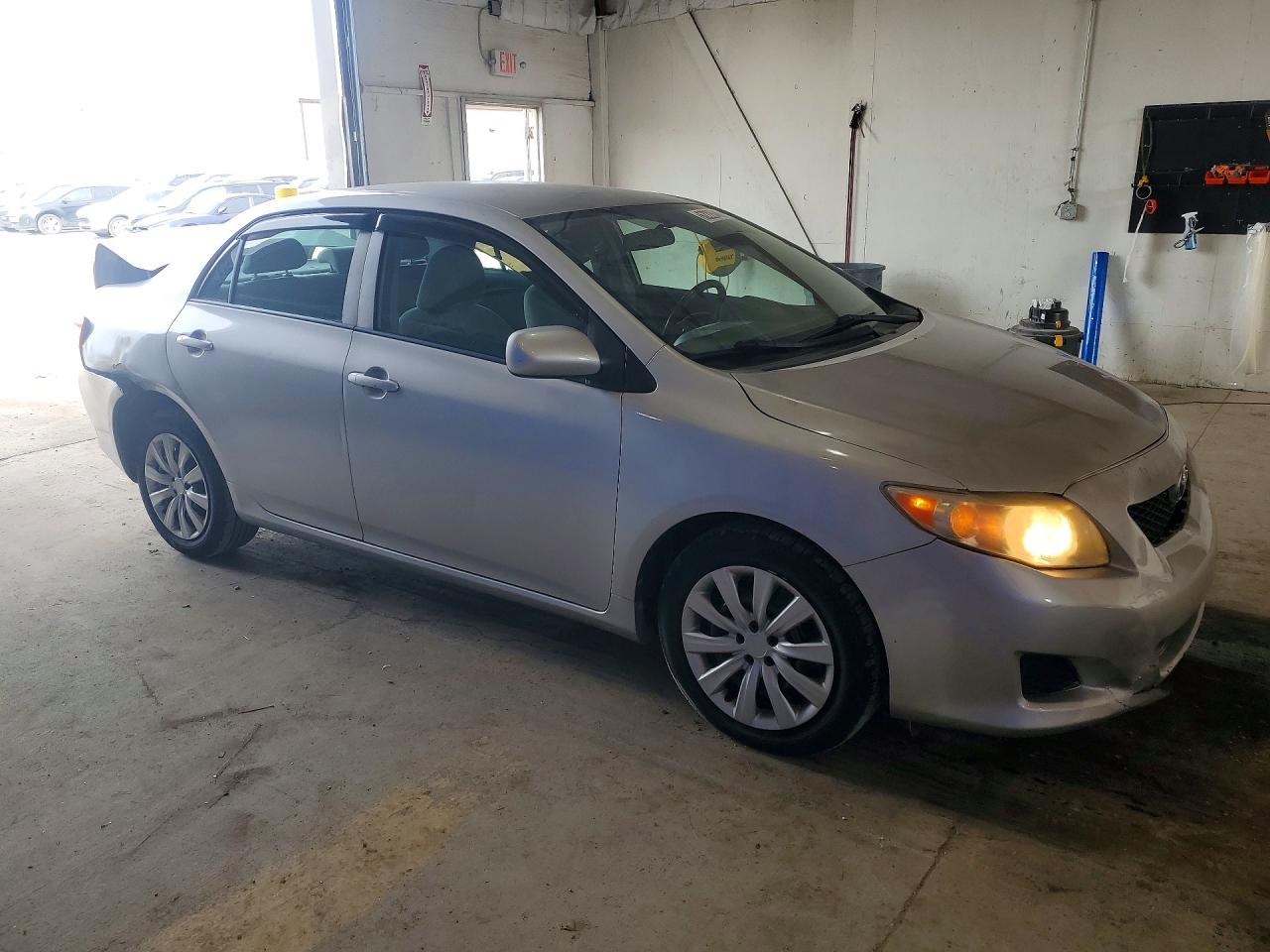 2010 Toyota Corolla Le Silver vin: 1NXBU4EE2AZ286688