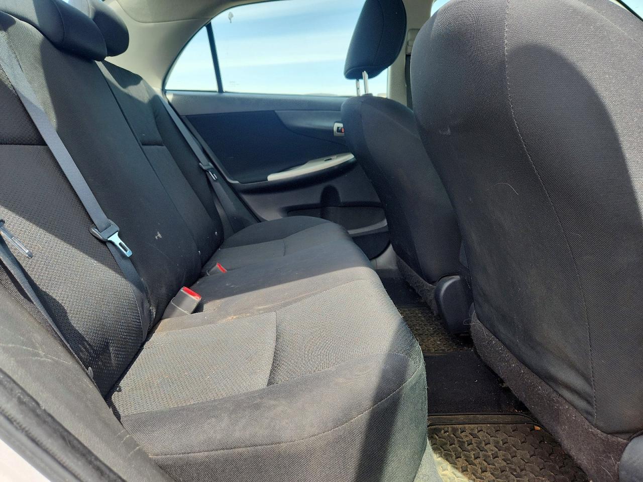 2010 Toyota Corolla S Silver vin: 1NXBU4EE2AZ292040