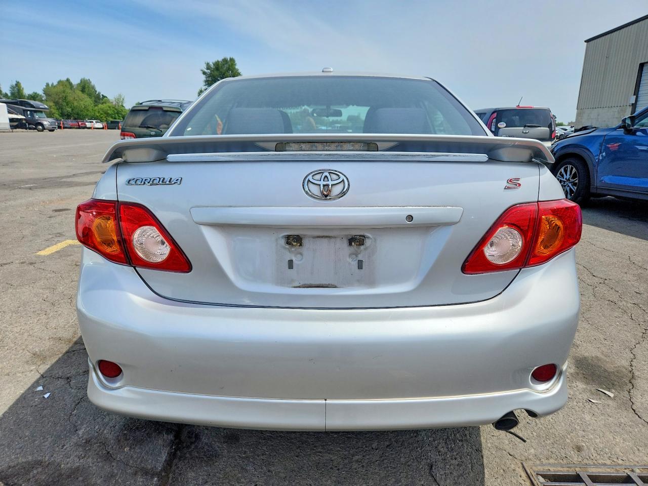 2010 Toyota Corolla S Silver vin: 1NXBU4EE2AZ292040