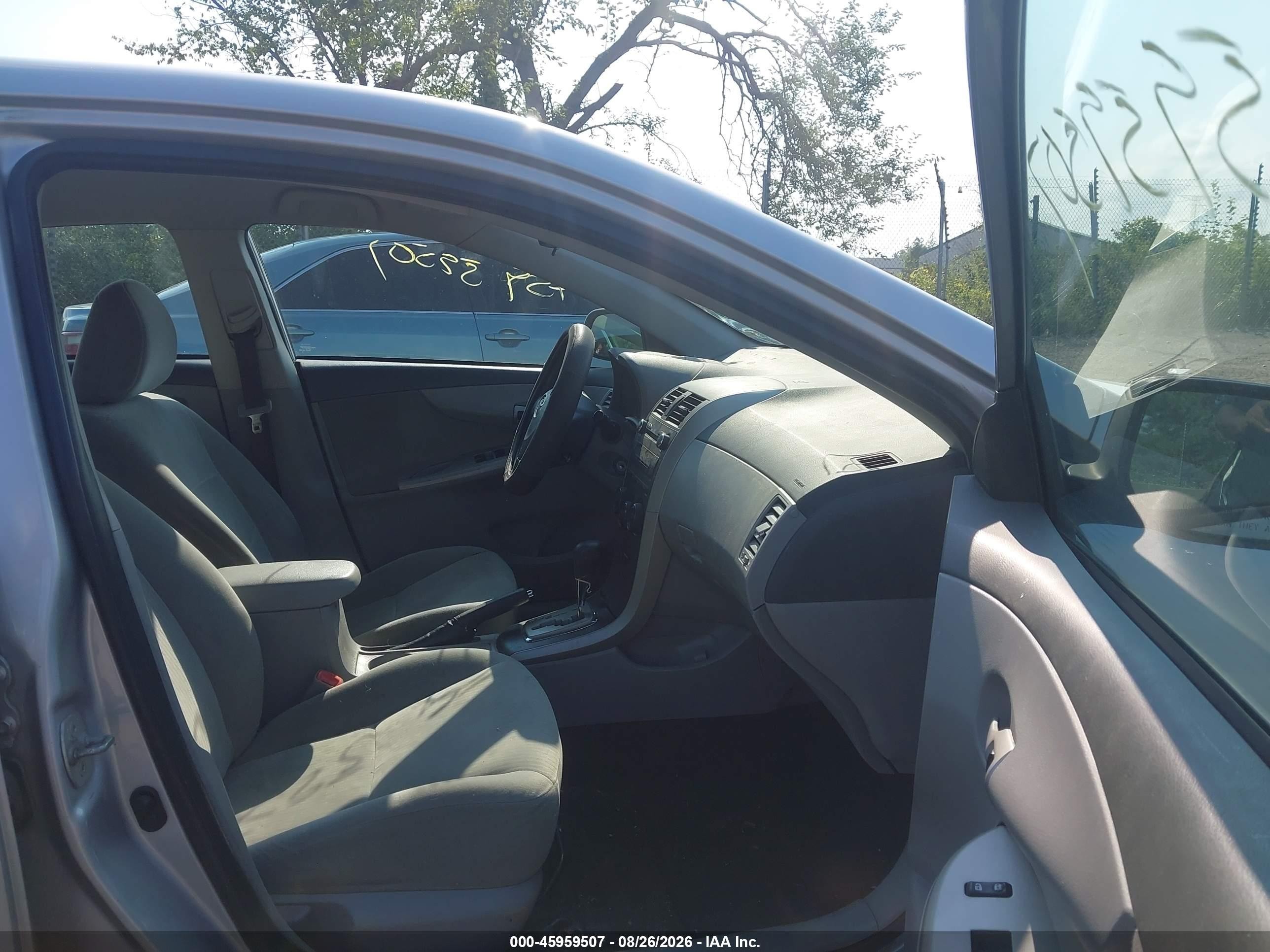2010 Toyota Corolla Le Gray vin: 1NXBU4EE2AZ302548