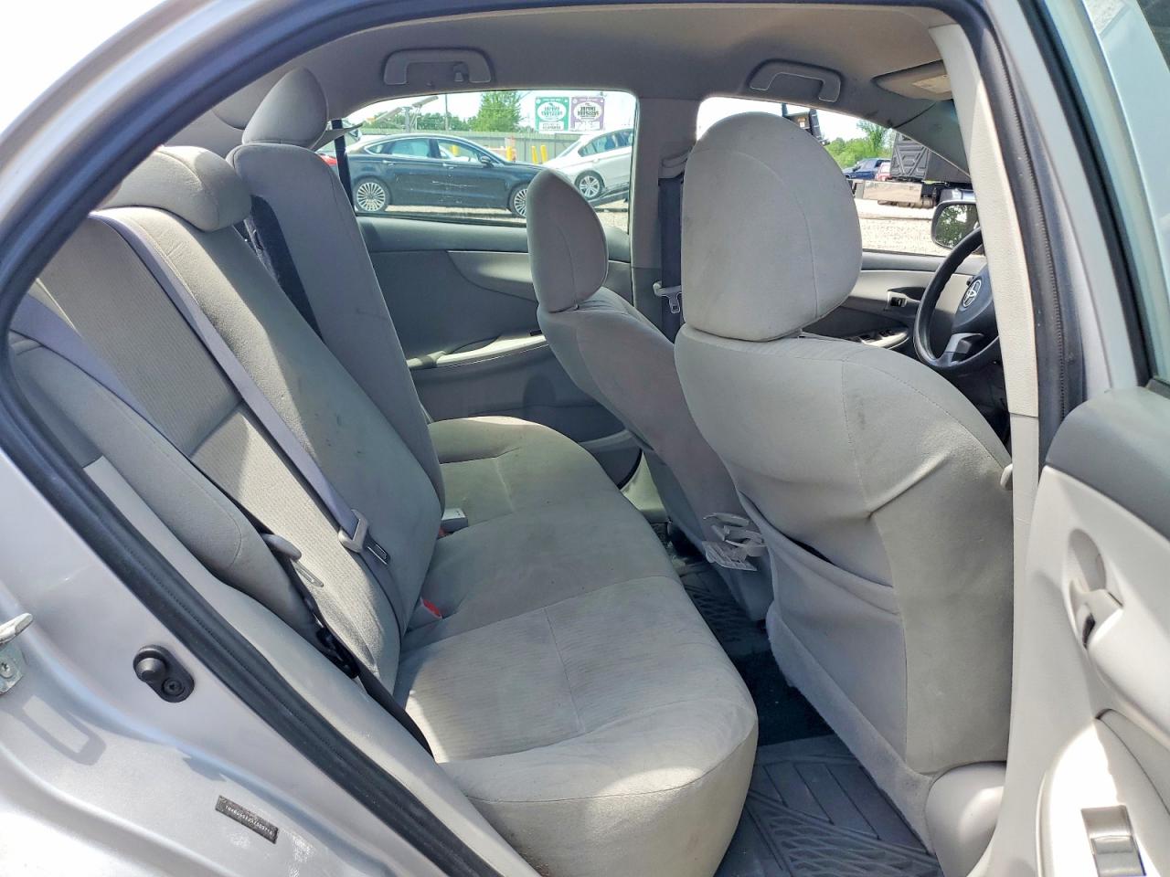 2010 Toyota Corolla Le Silver vin: 1NXBU4EE2AZ303716